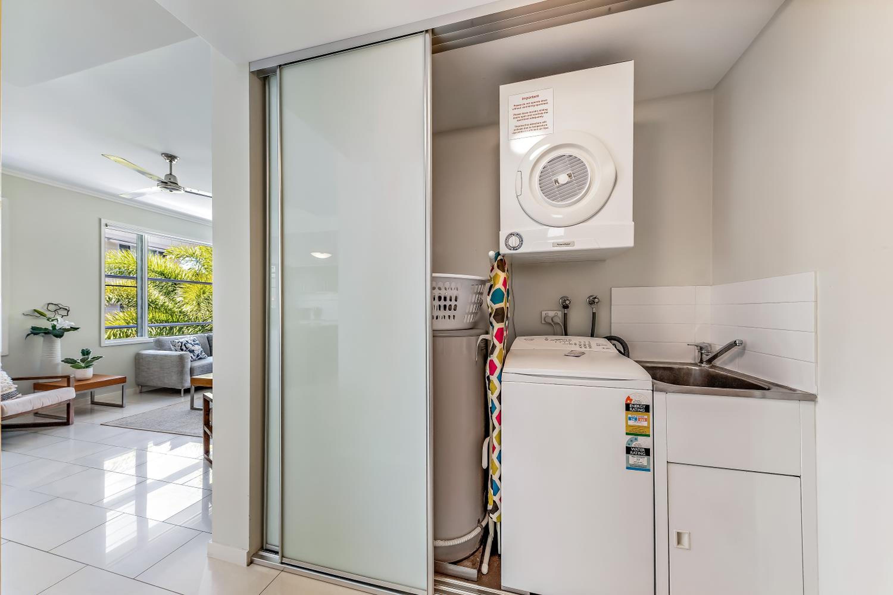 Two Bedroom Apartment - Ocean Views - Unit 28 photo 2