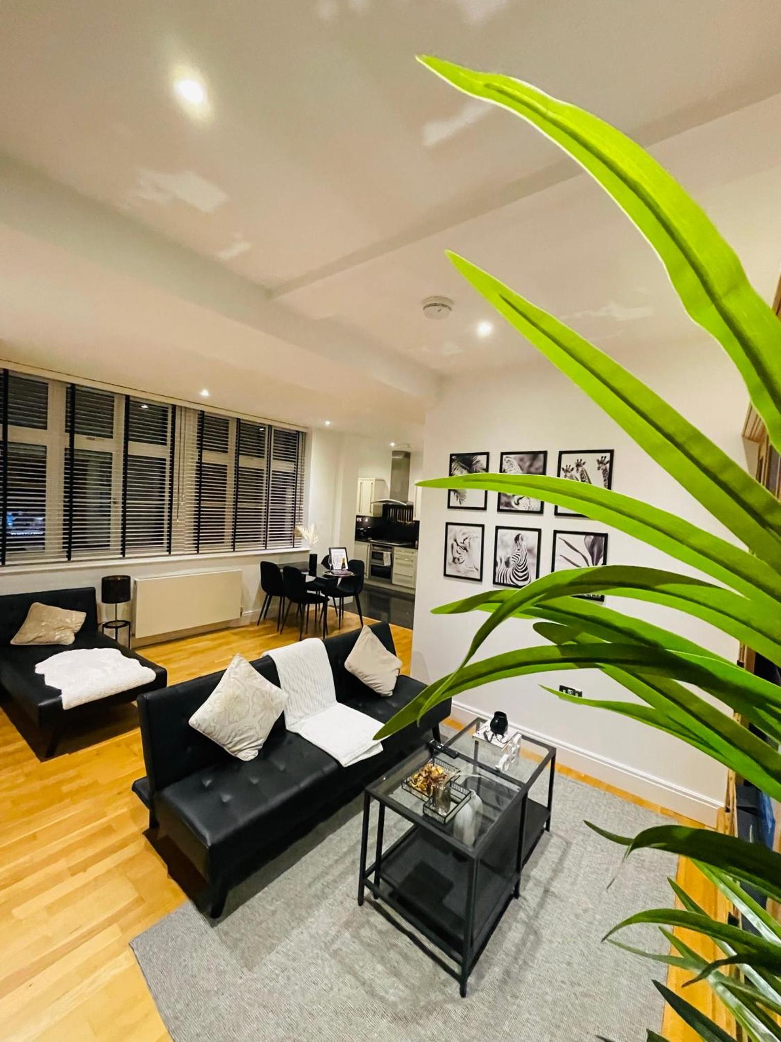 One-Bedroom Apartment photo 1