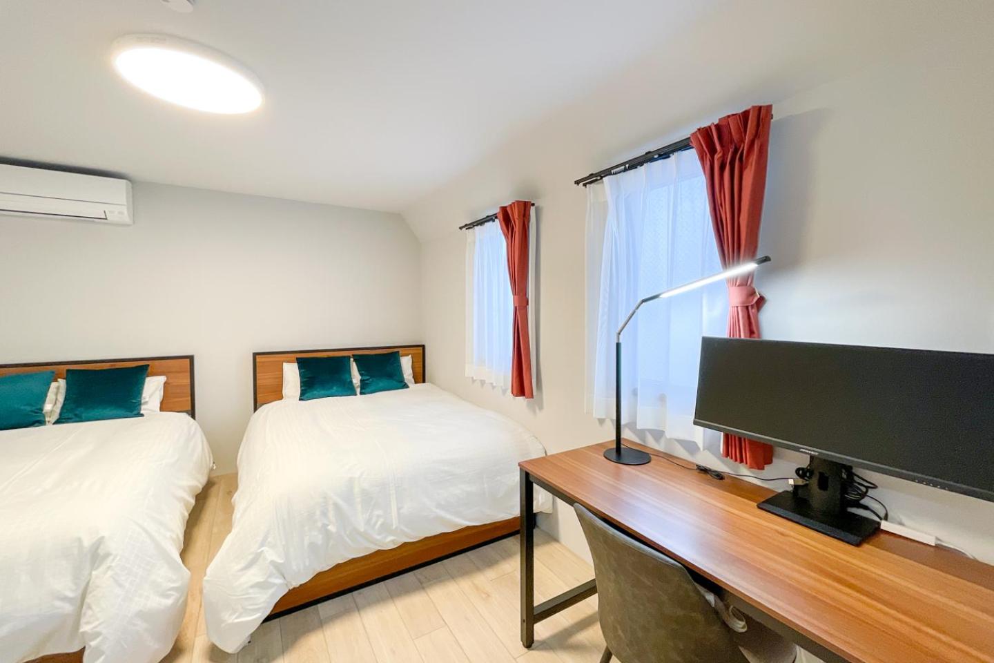 One-Bedroom Apartment photo 1