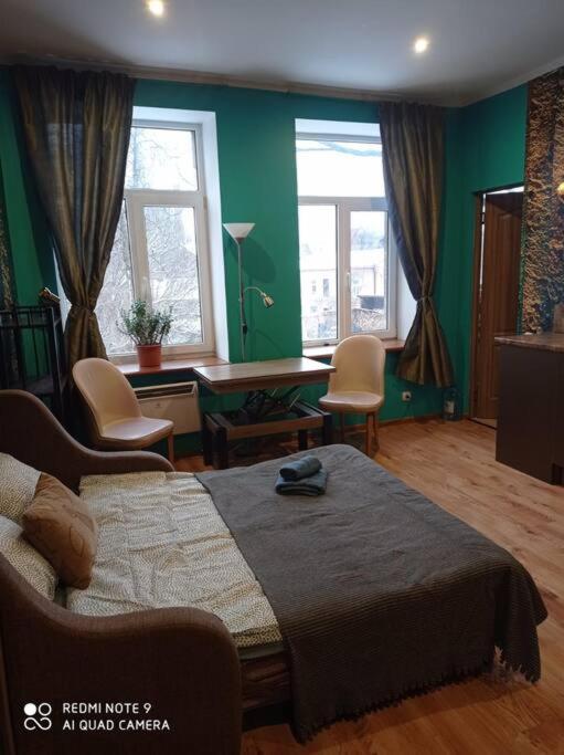 One-Bedroom Apartment - Photo 1