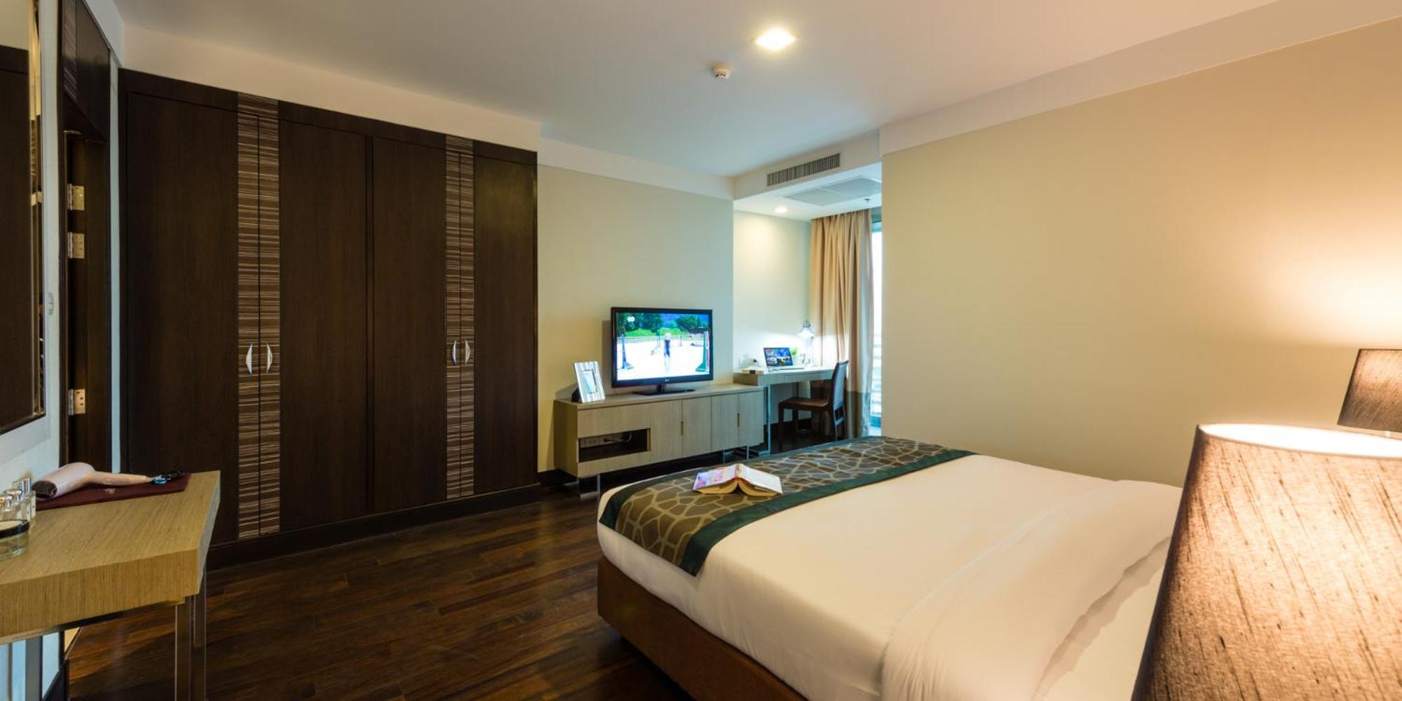 Triple Suite Two-Bedroom photo 2