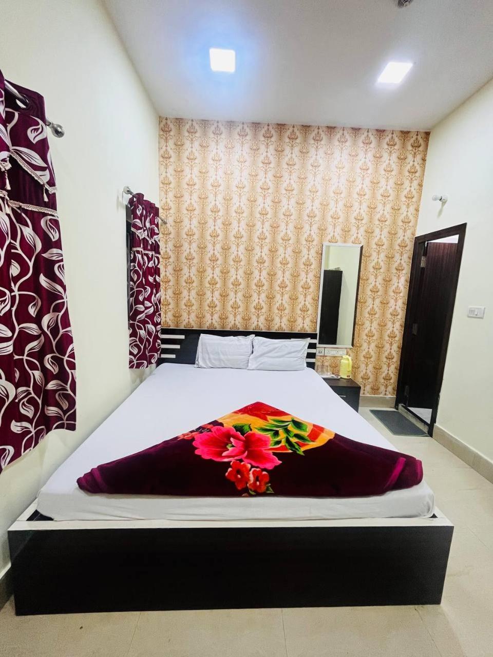 Deluxe Double Room - Photo 16