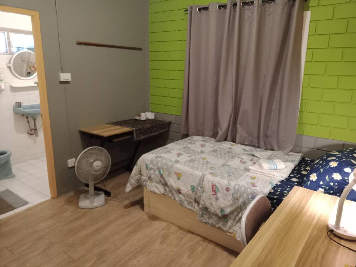 Single Room with Bathroom photo 3