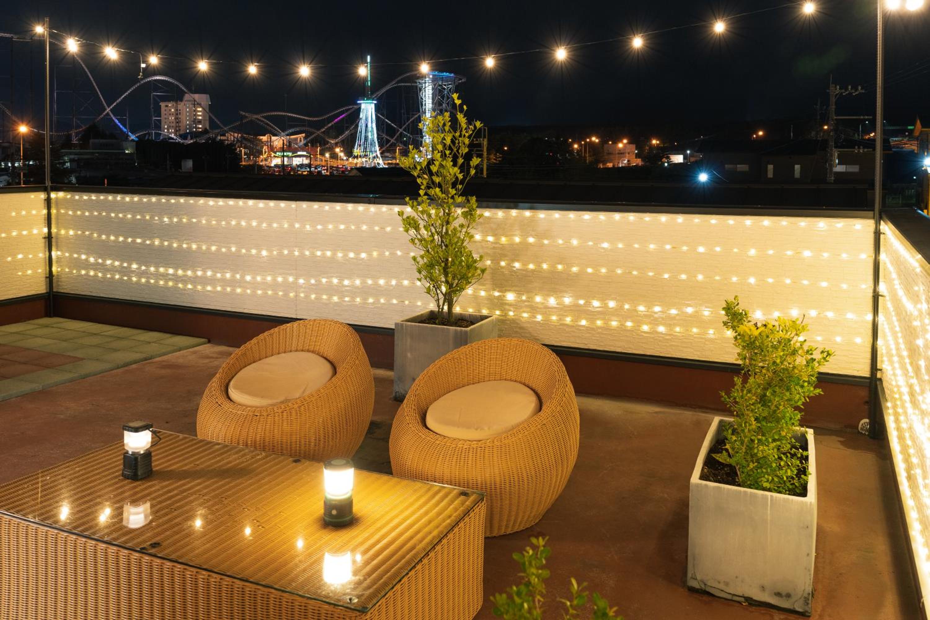 Rooftop Villa with Theater Room - Type A - Photo 22