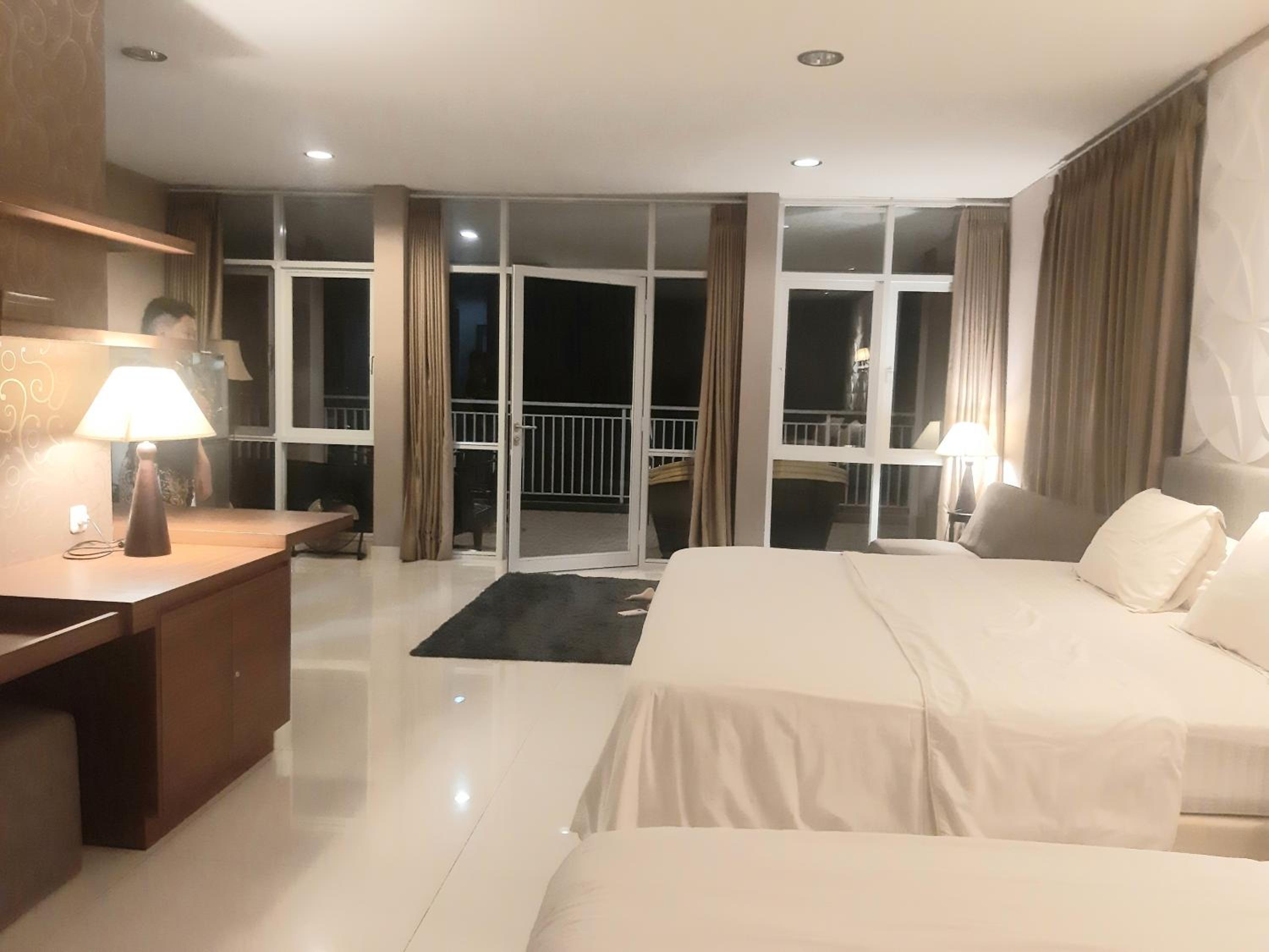 One-Bedroom Apartment - Photo 9