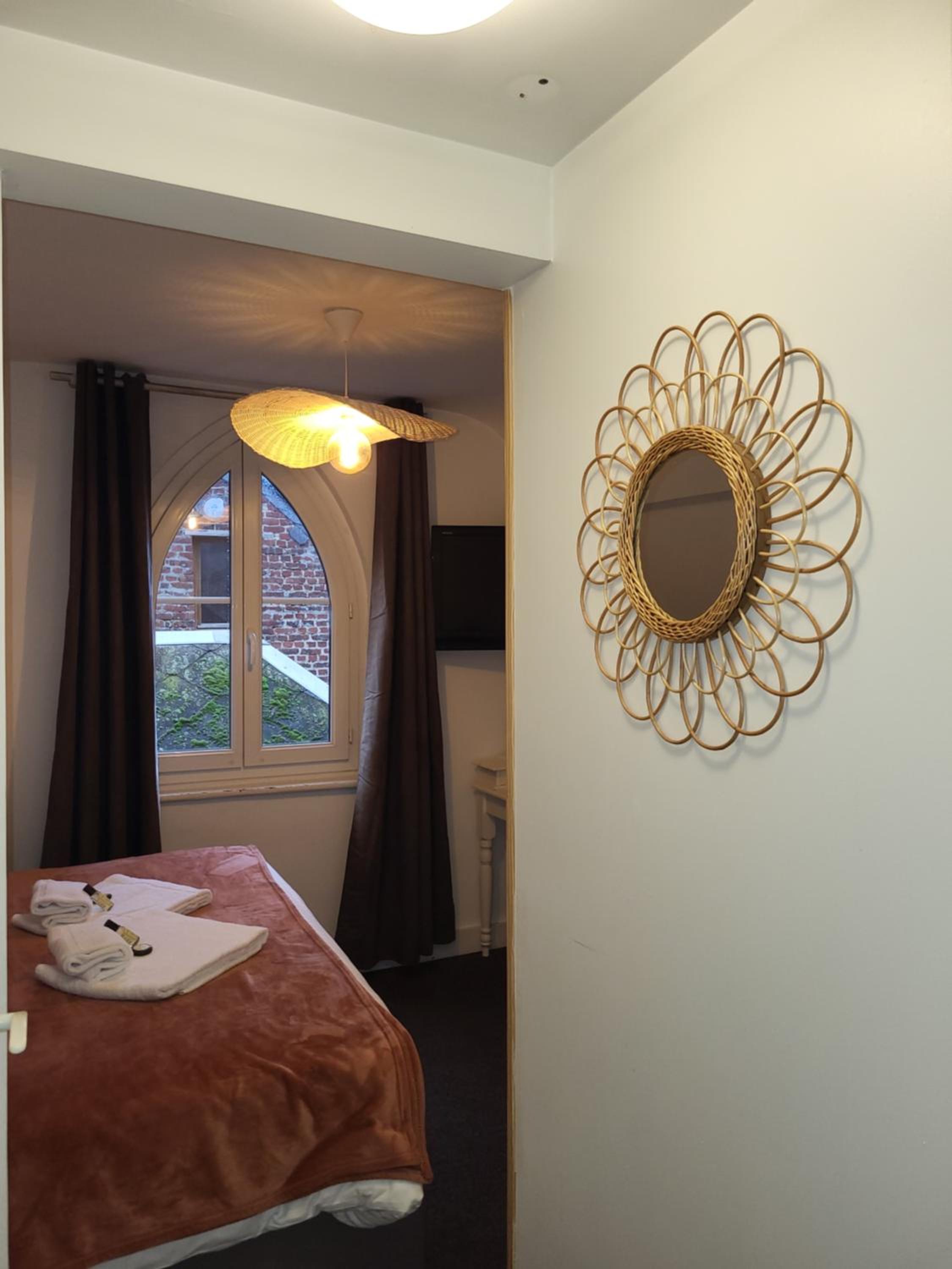 Double Room with Hot Tub - Photo 5