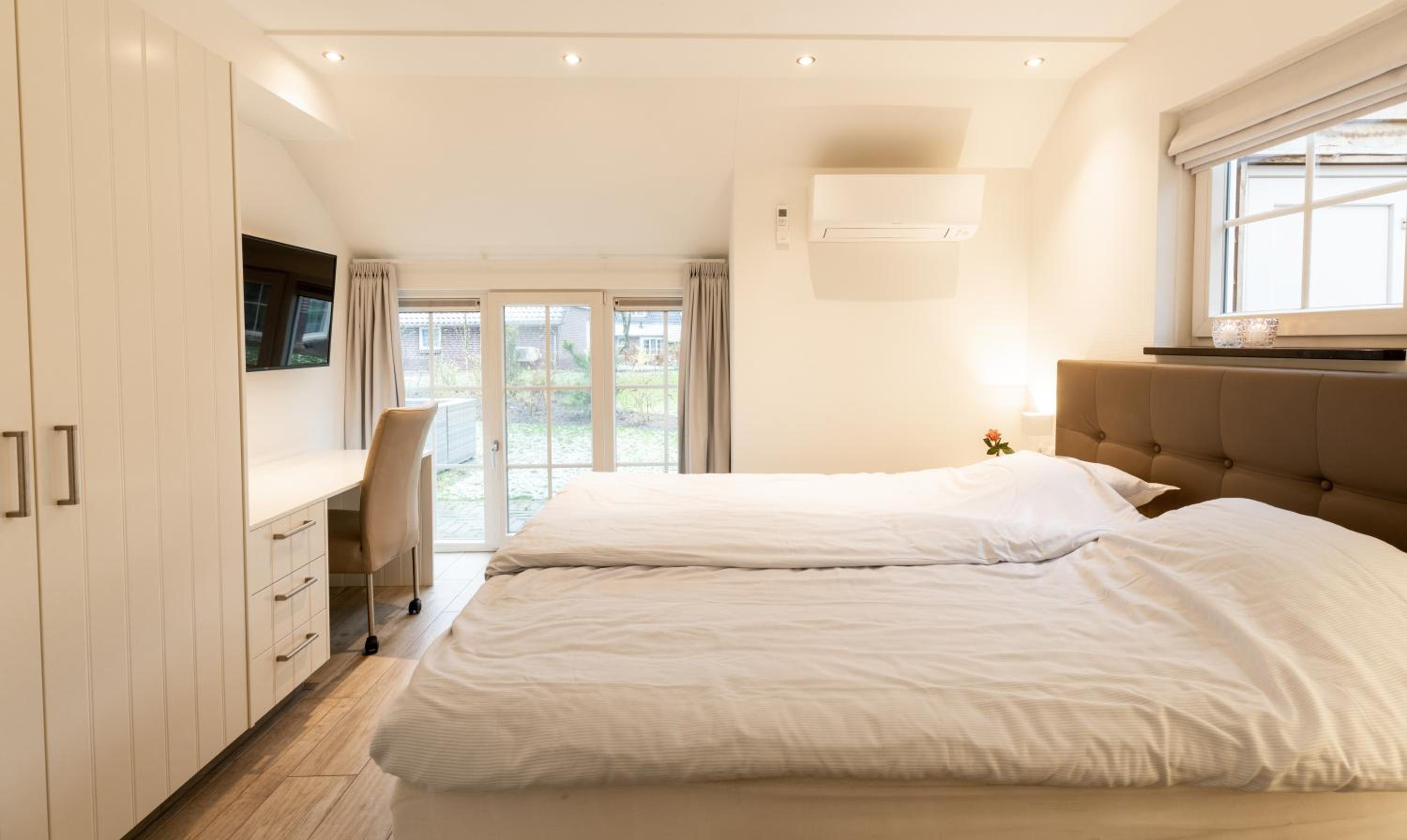 Three-Bedroom Villa photo 3