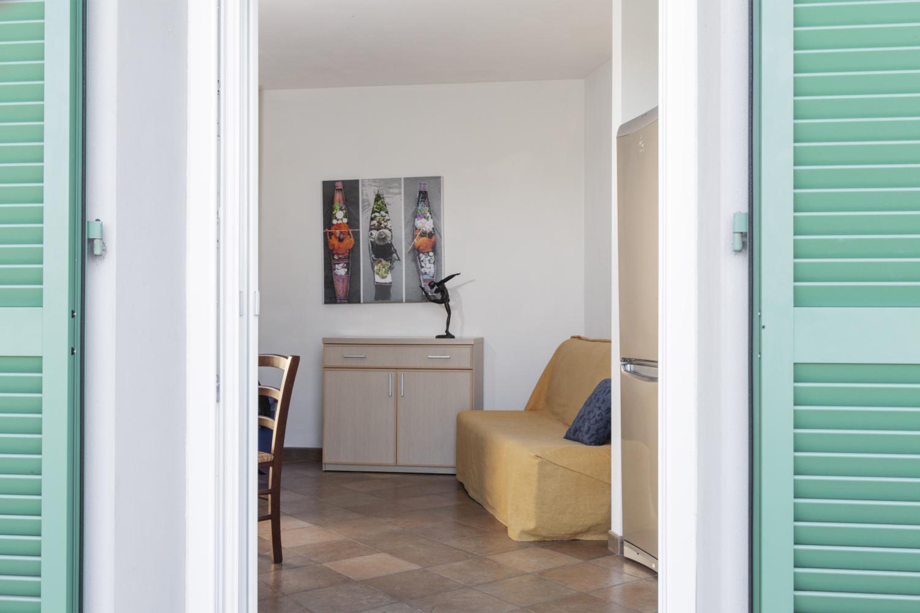 One-Bedroom Apartment (2 Adults) - Photo 1