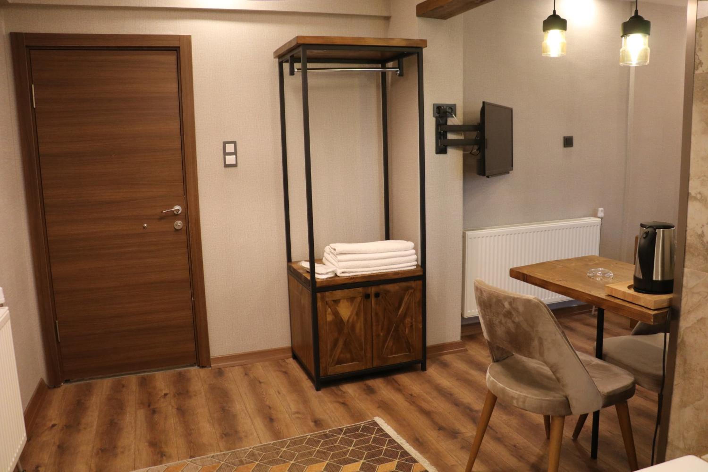 Suite with Spa Bath photo 3