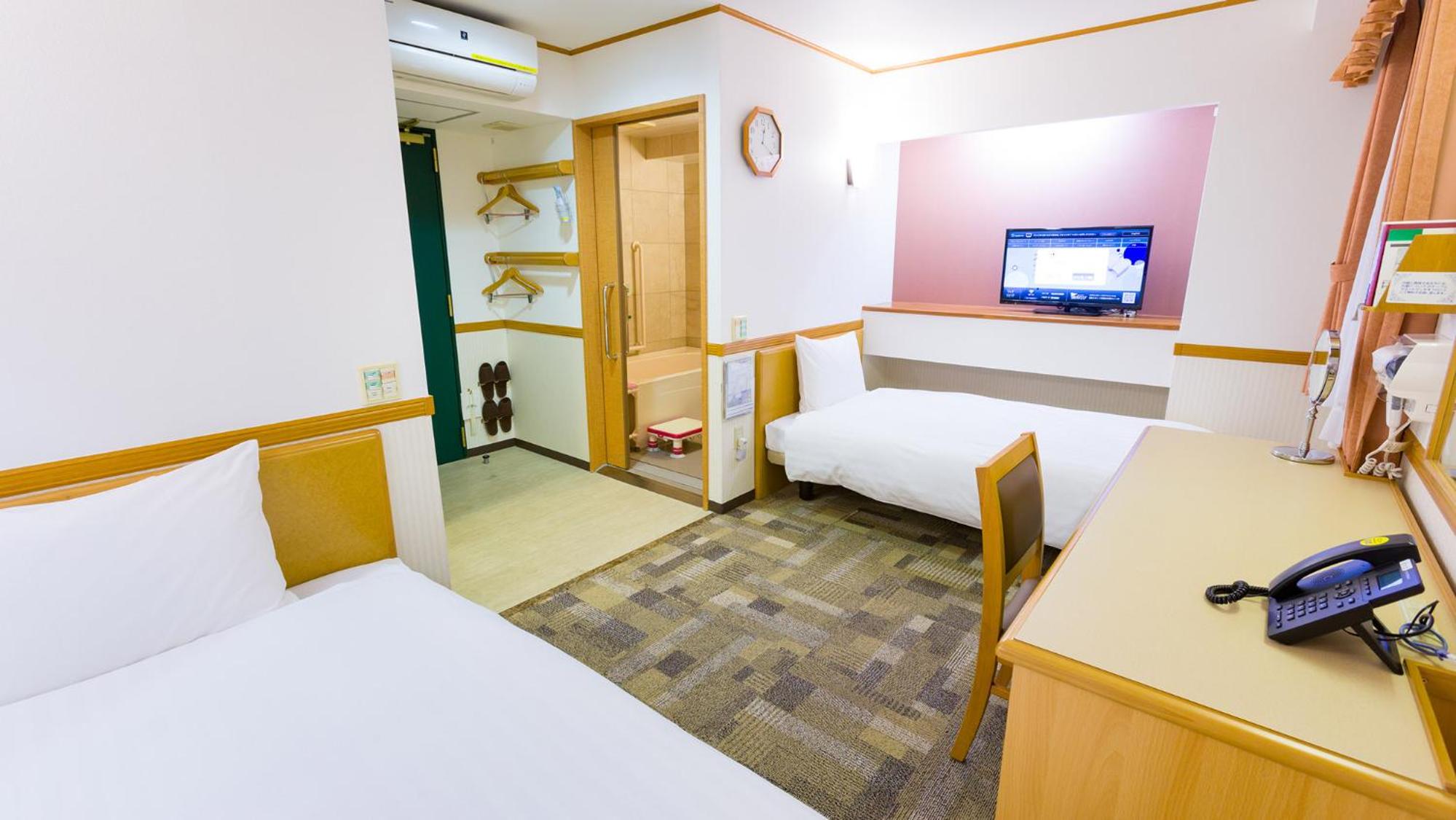 Accessible Twin Room - Non-Smoking photo 1