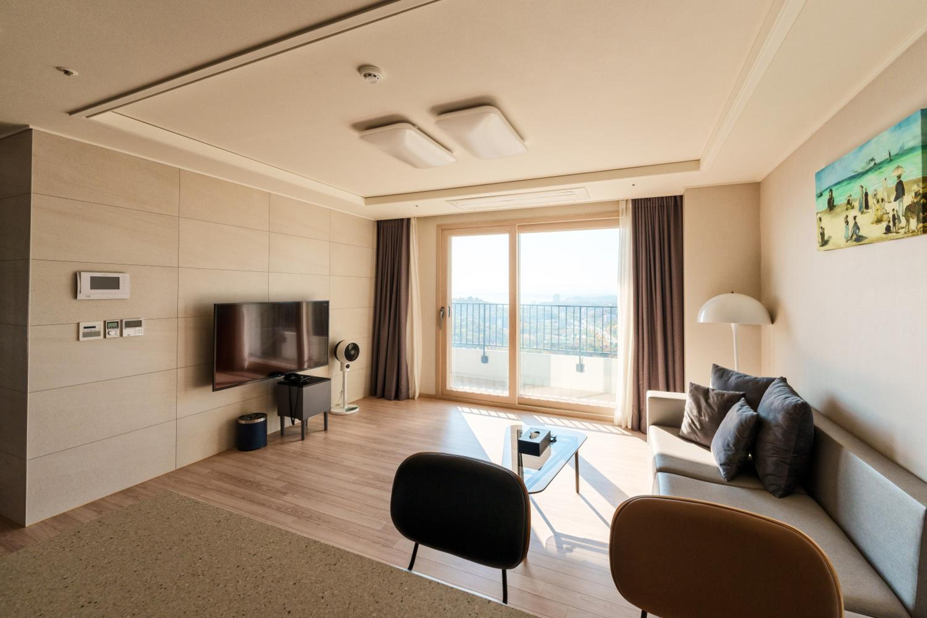 Grand Ocean Suite Room