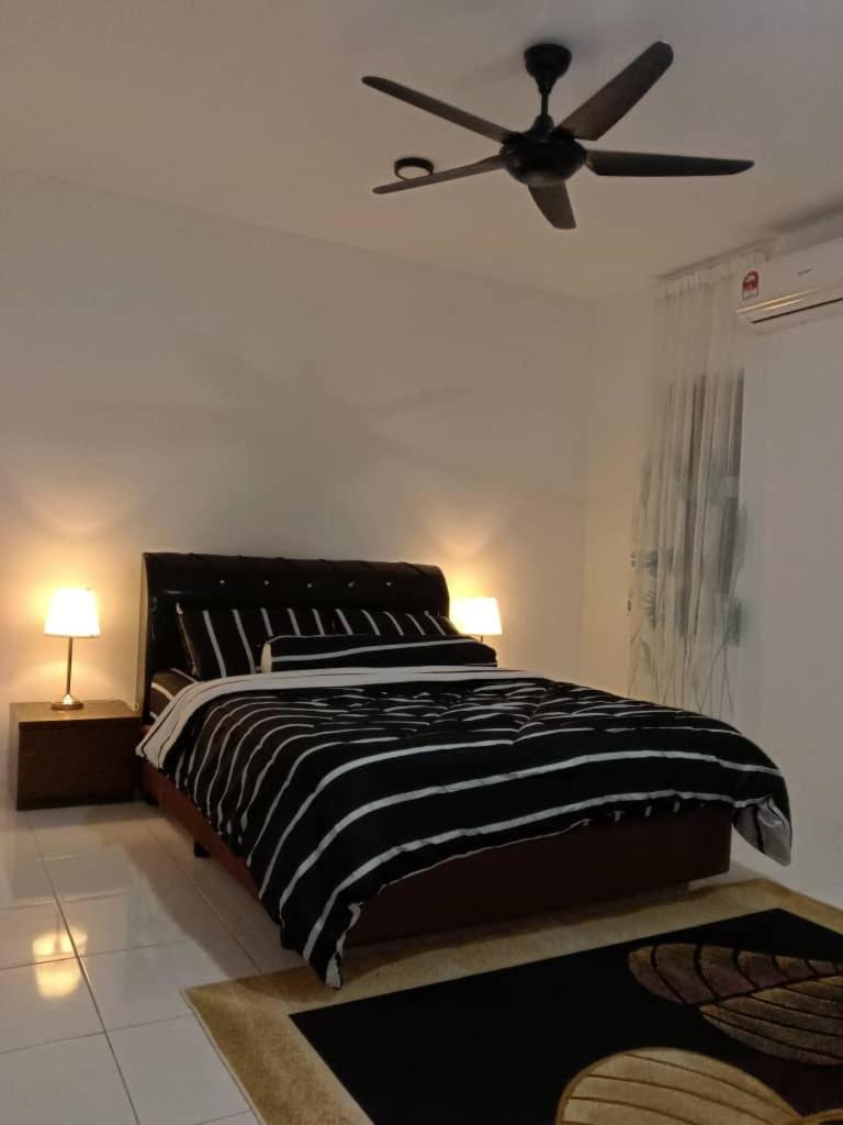 Four-Bedroom House photo 2