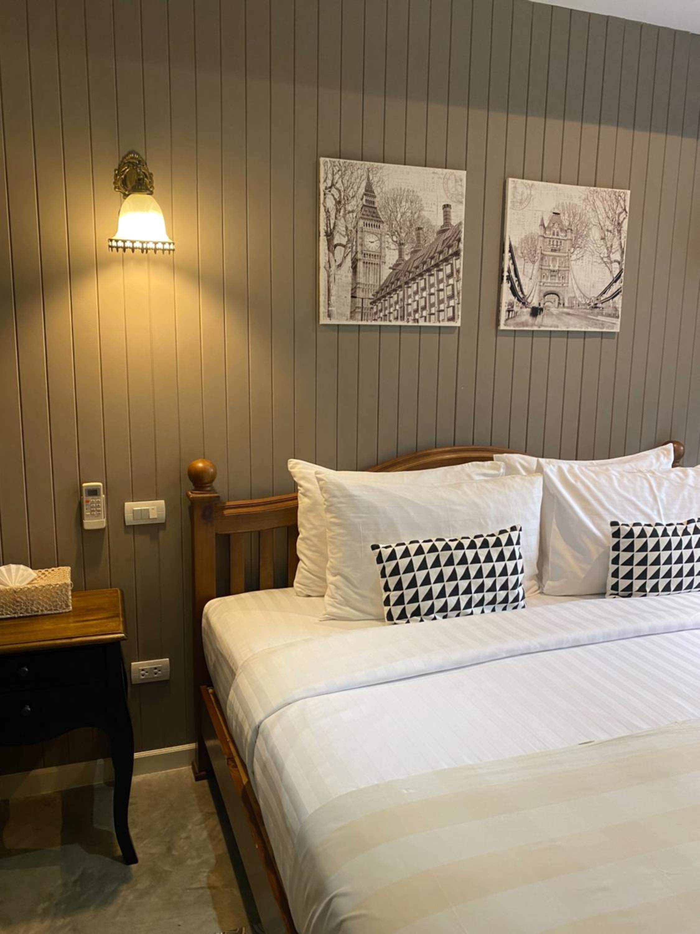 Standard  Double Room - Photo 8