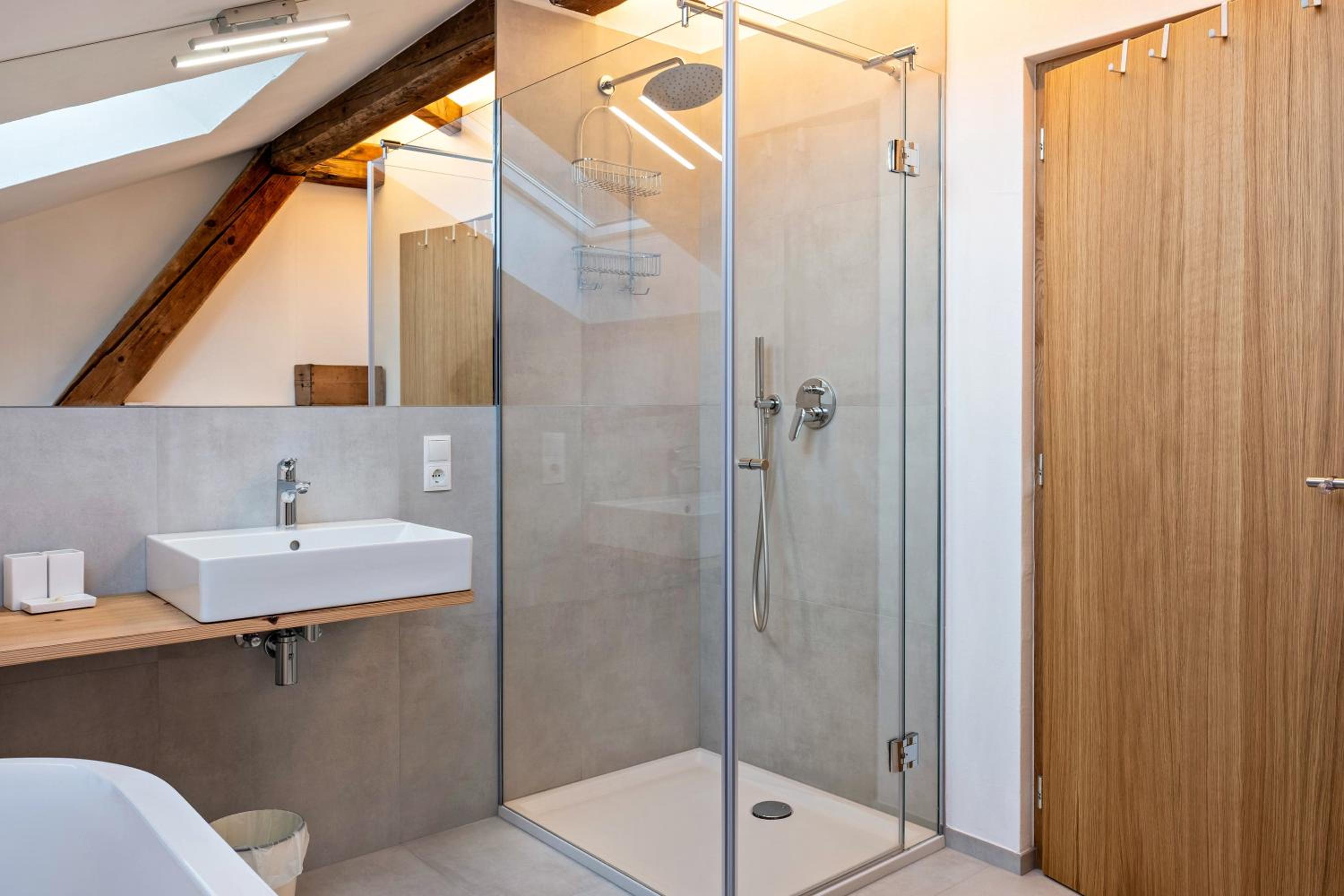 Two-Bedroom Deluxe Apartment with Garden View photo 3