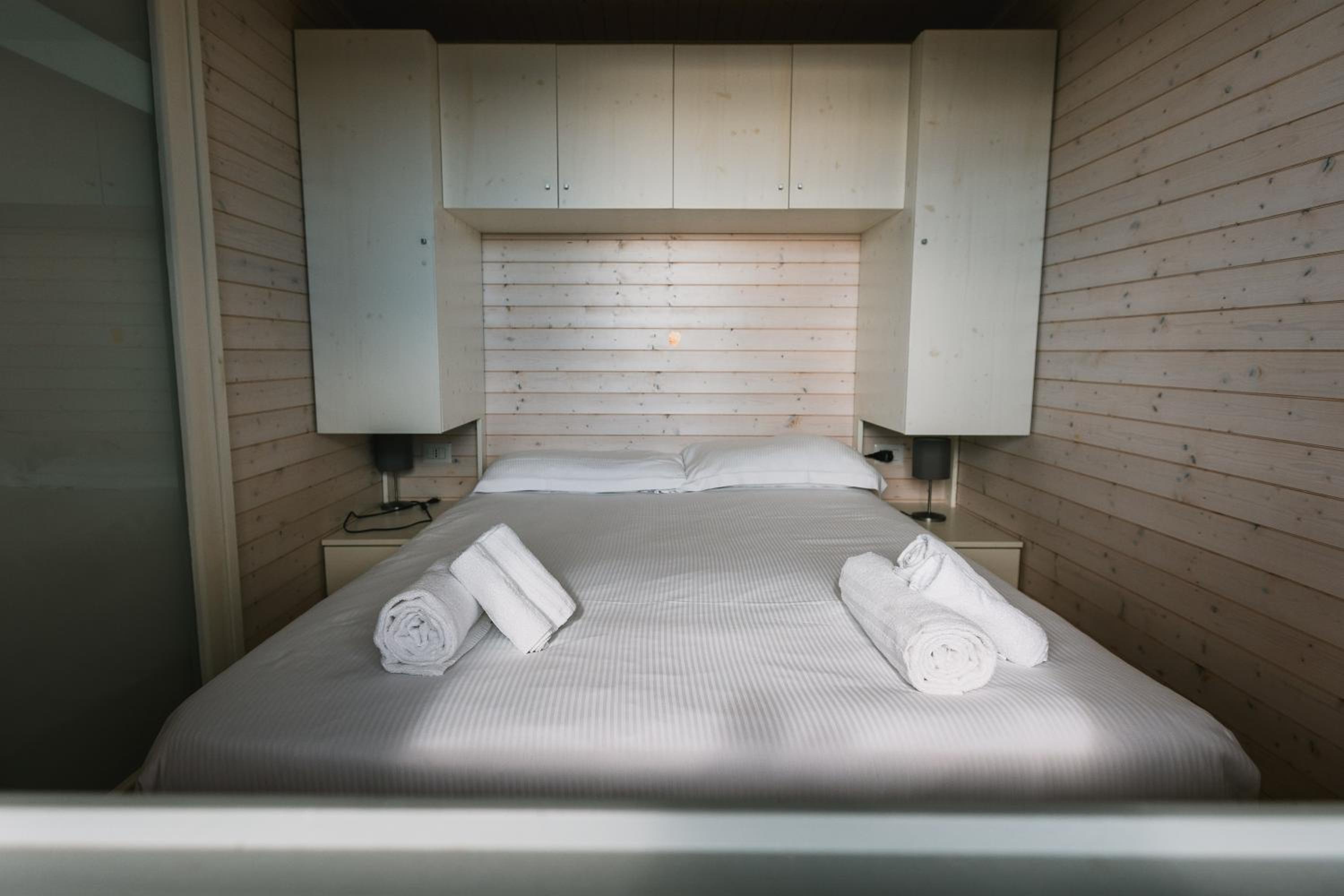 Deluxe Bungalow with Sea View - Photo 4