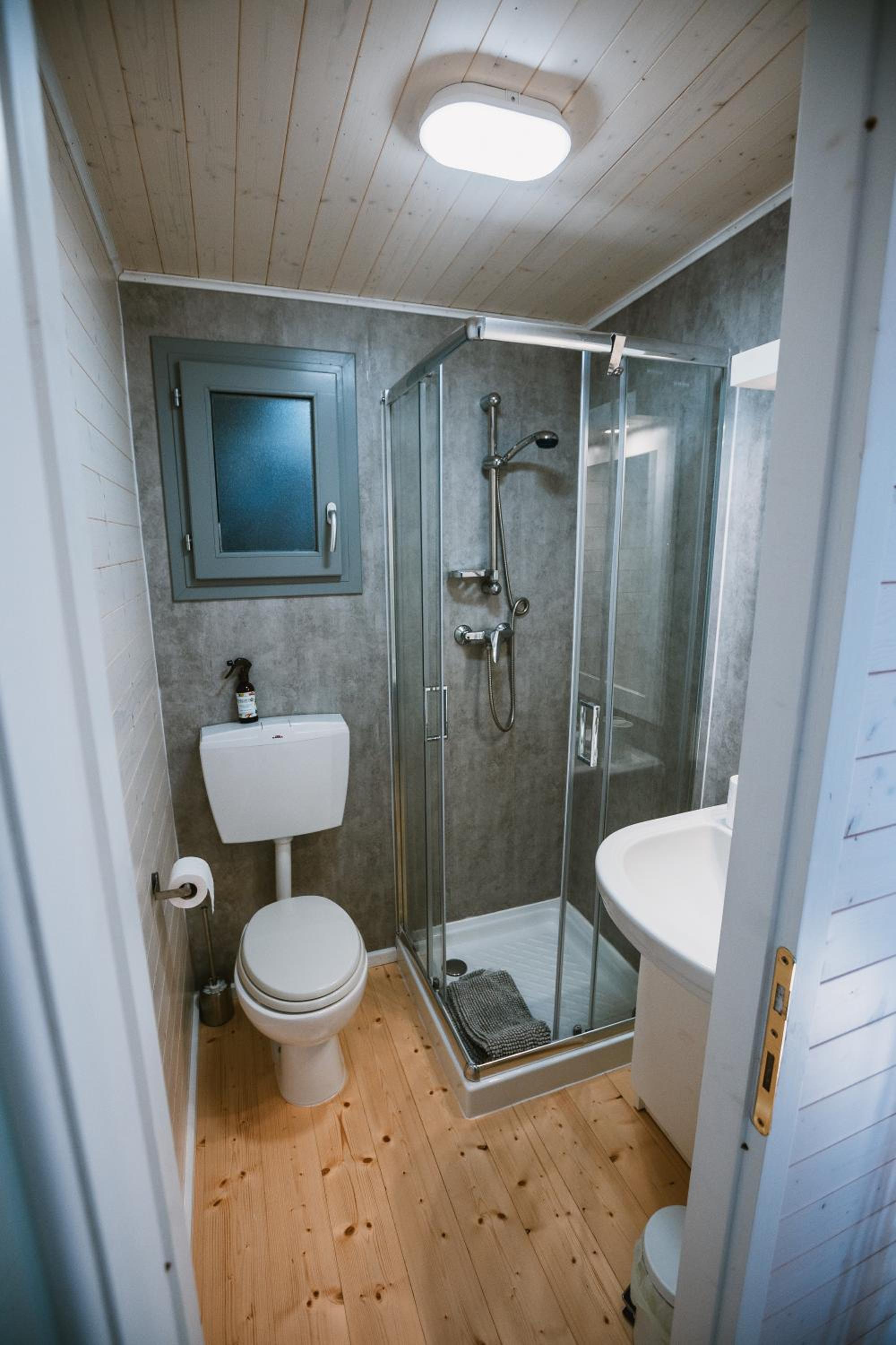 Deluxe Bungalow with Sea View - Photo 7