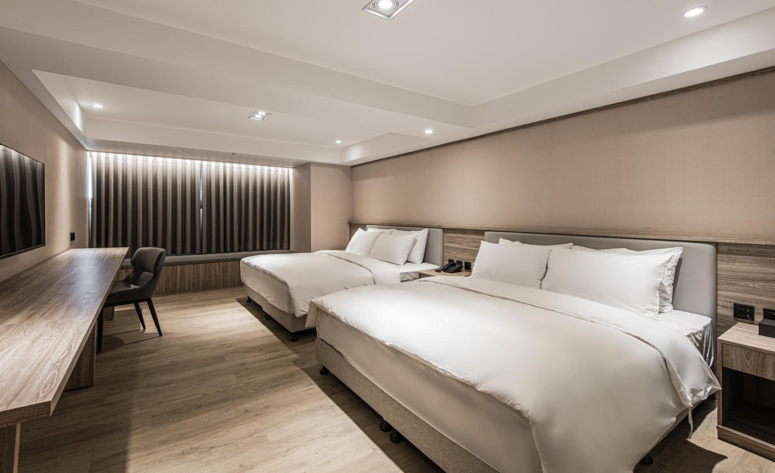 Superior Quadruple Room - Photo 4
