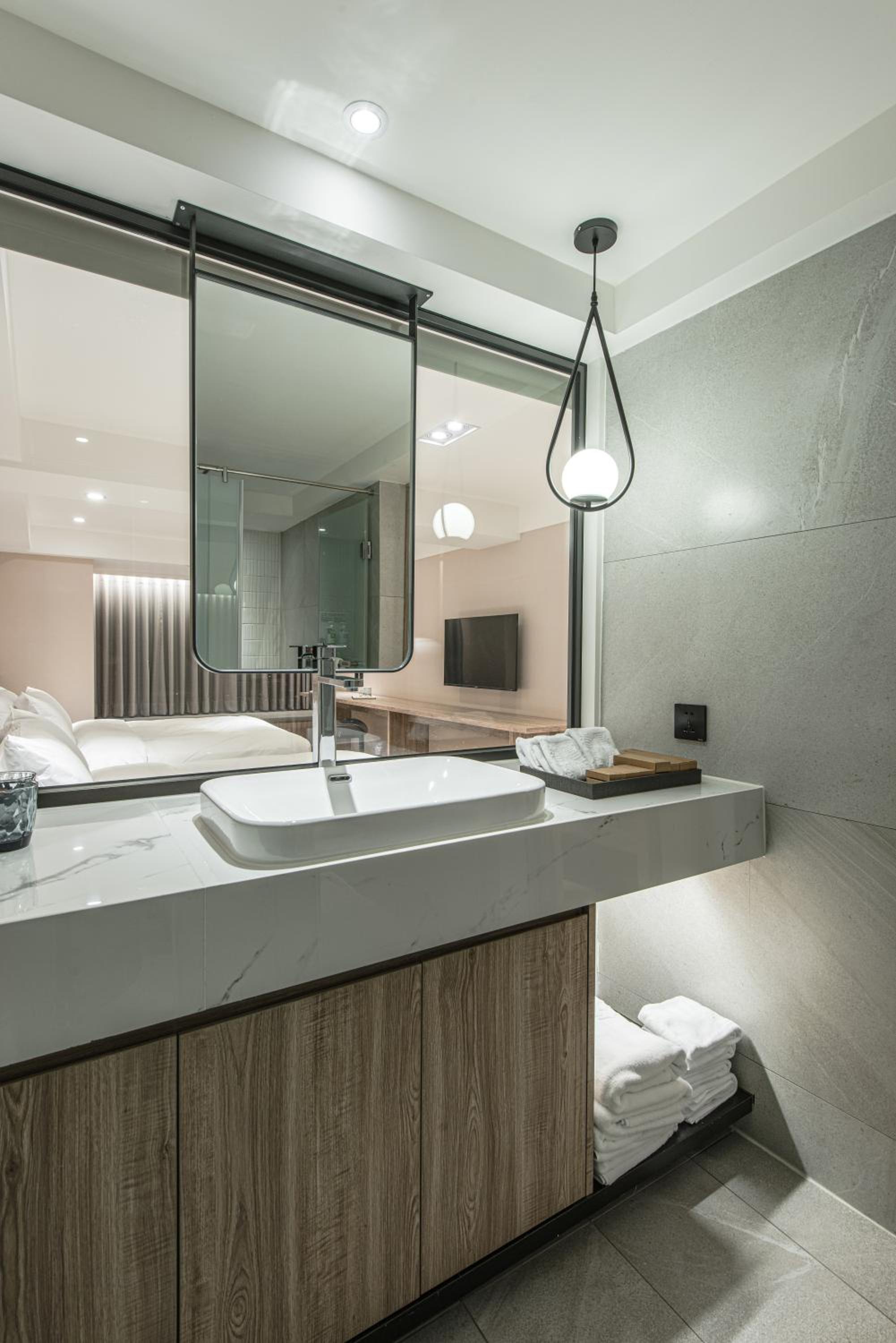Superior Quadruple Room - Photo 11