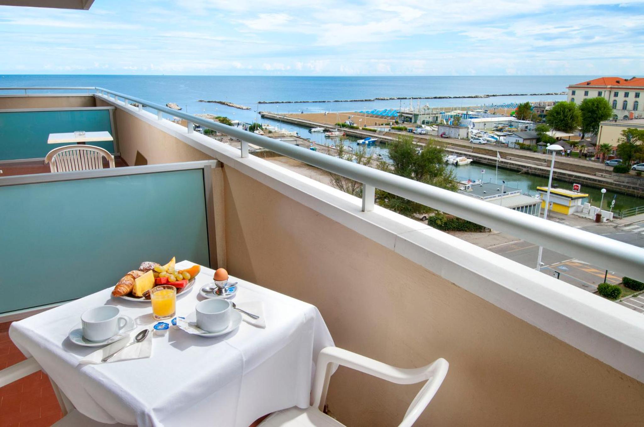 Triple Room - Beach Package photo 1