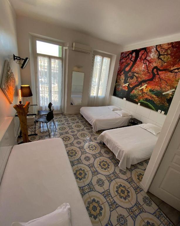 Family Room - Photo 2