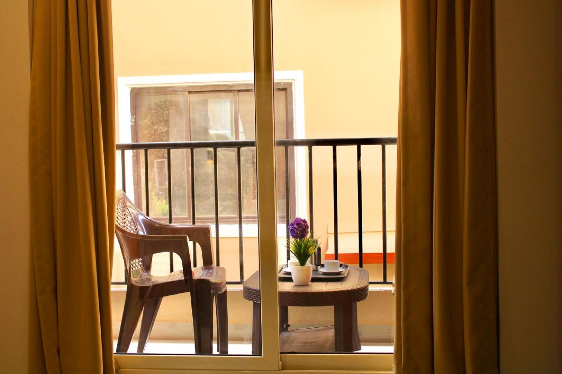 Suite with Balcony - Photo 9