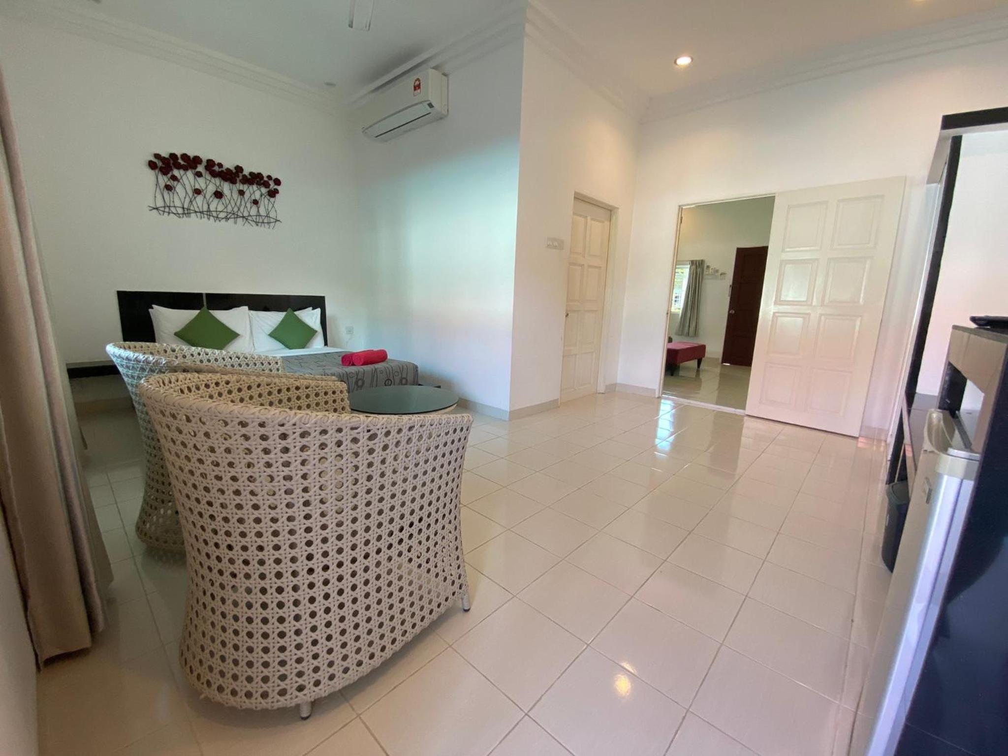 Deluxe Family Room photo 3