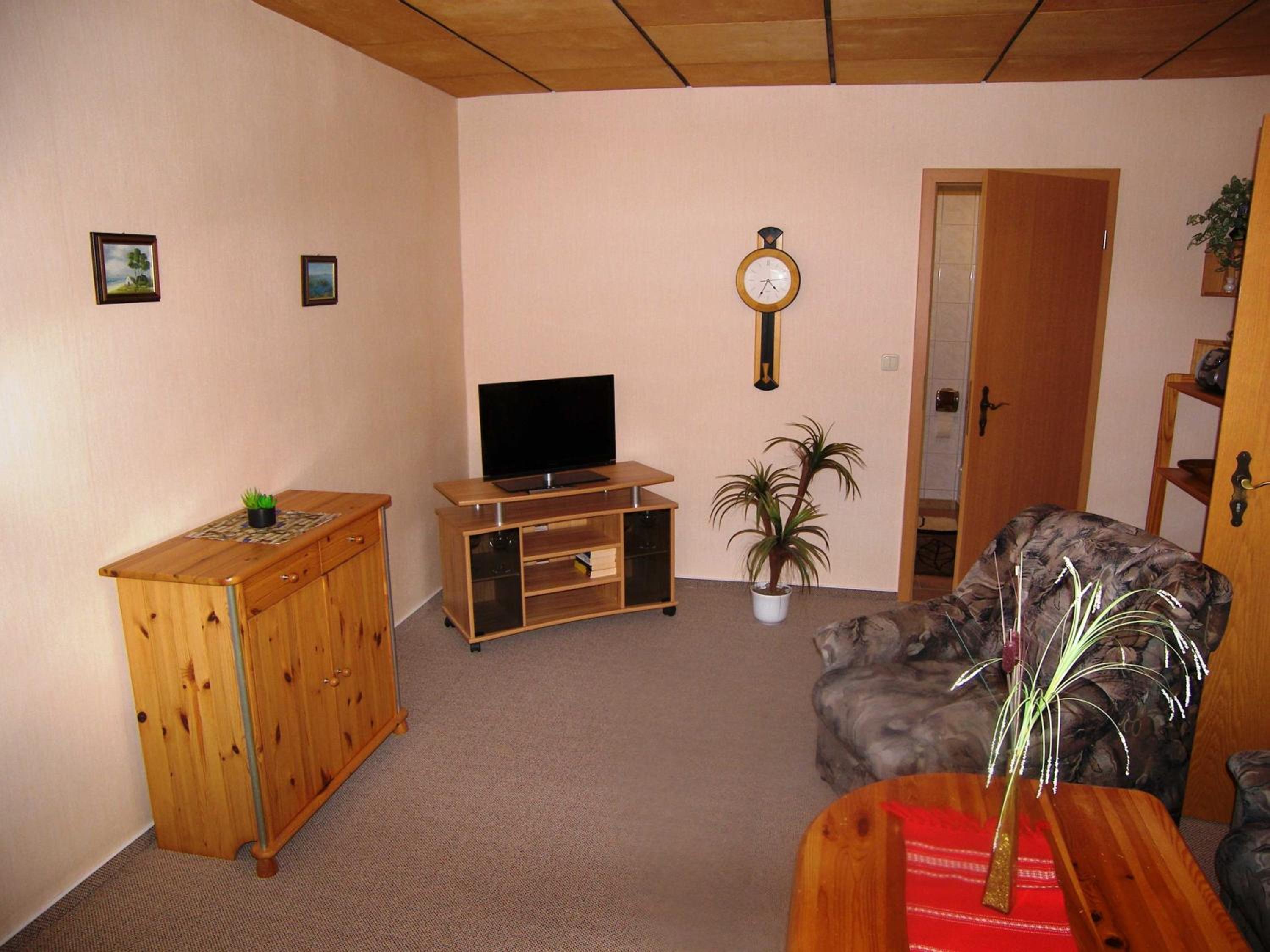 Two-Bedroom Apartment with Shower  photo 2