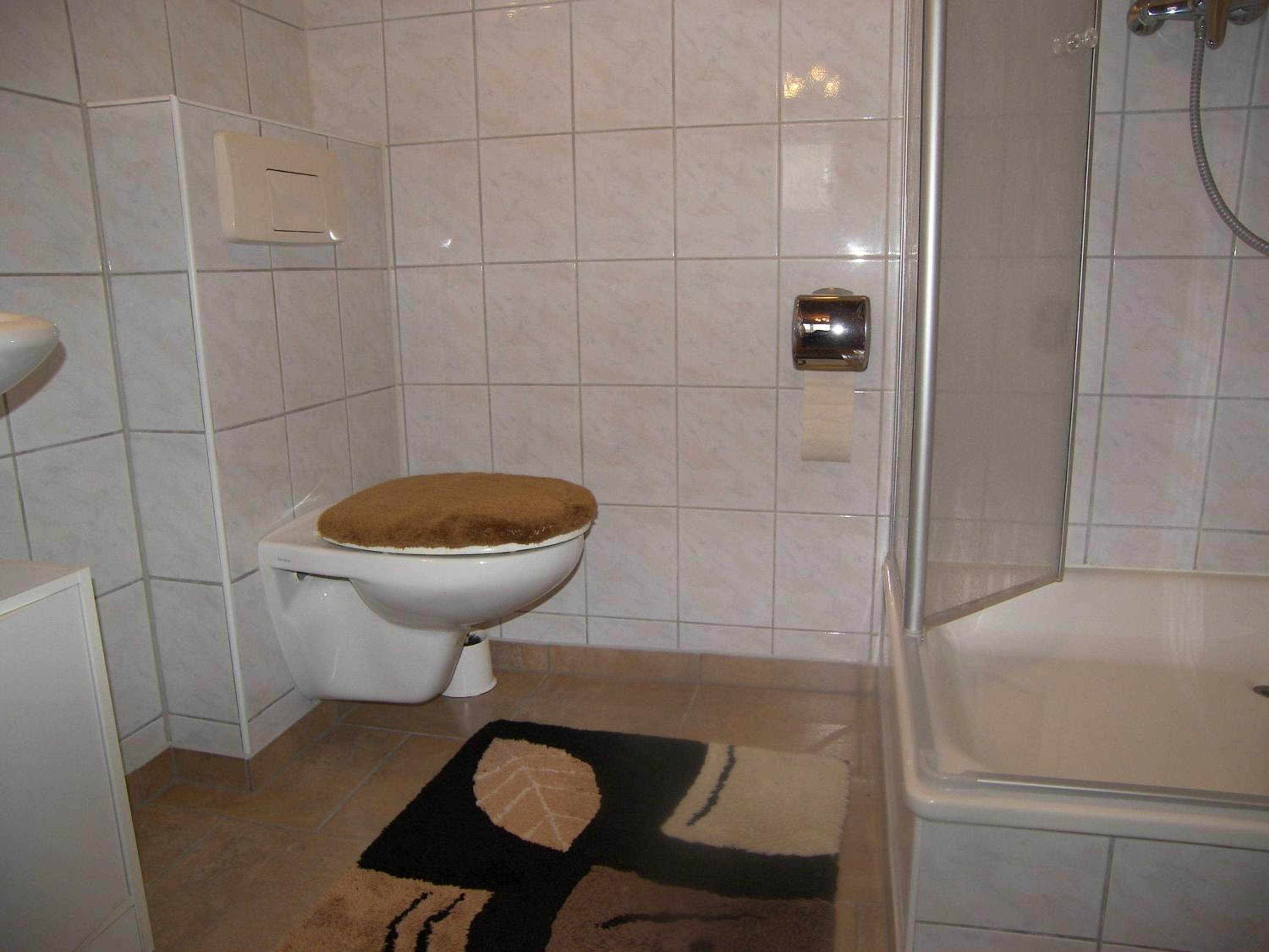 Two-Bedroom Apartment with Shower  photo 3