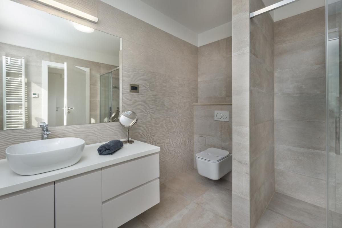 Villa photo 1