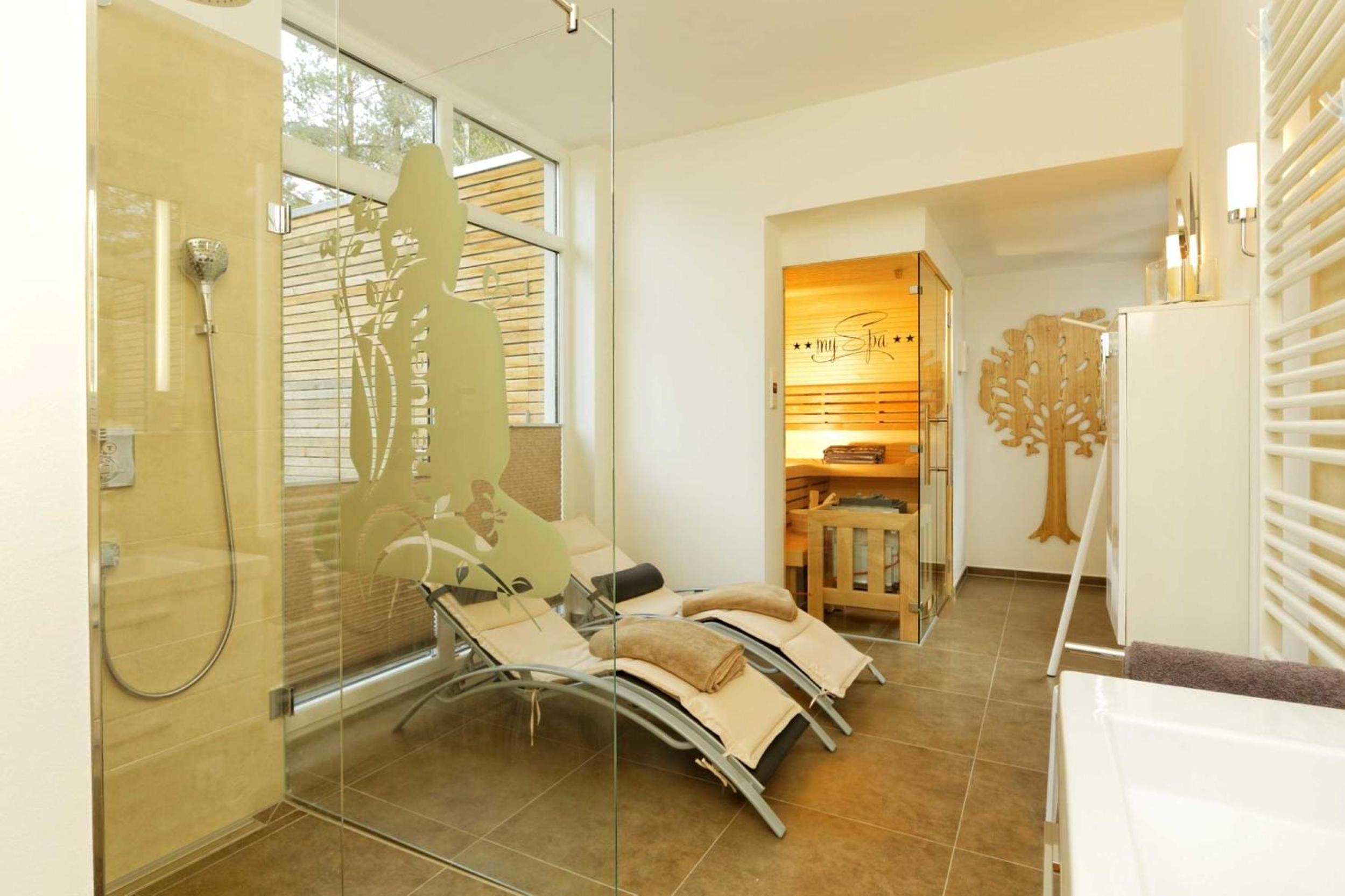 Three-Bedroom House photo 3