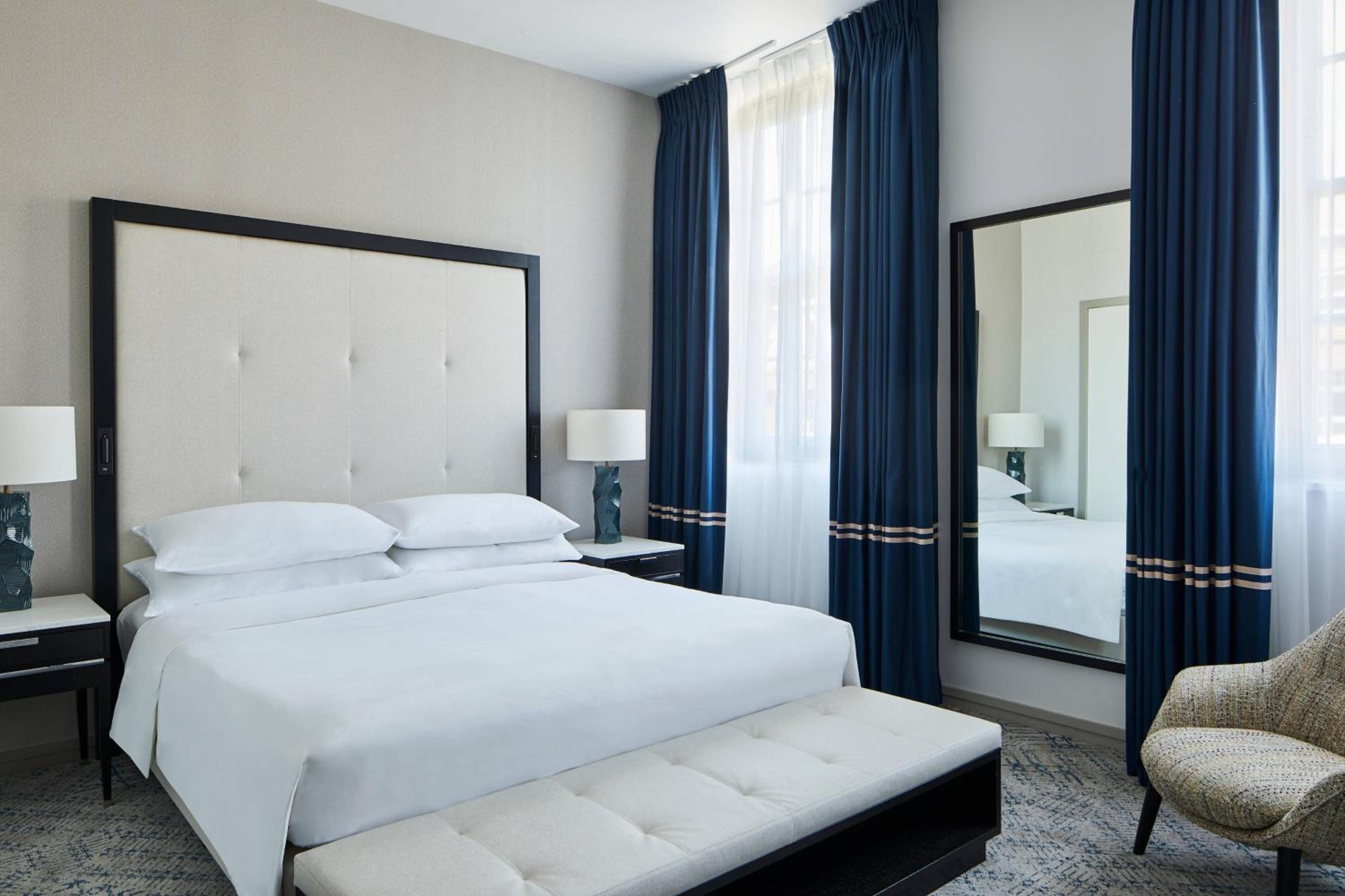 One-Bedroom Suite with Executive Lounge Access