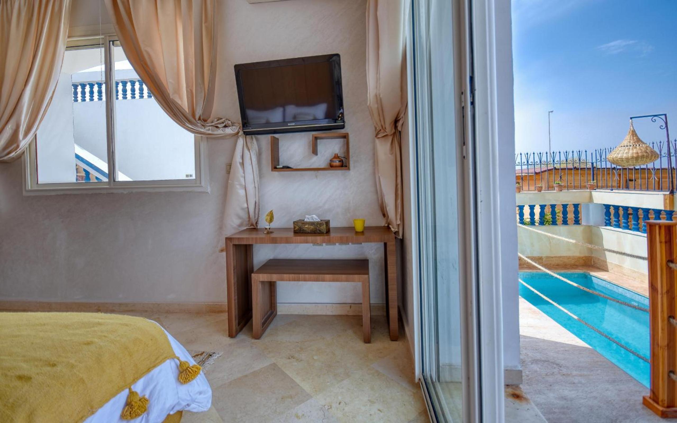 Double Room with Pool View photo 1