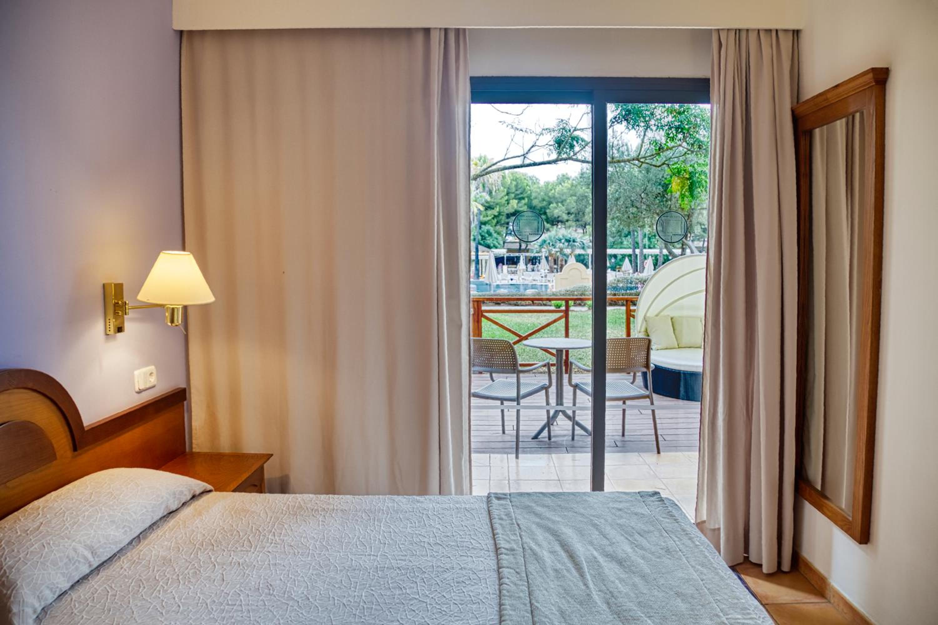 Apartamento de una habitación con vista a la piscina