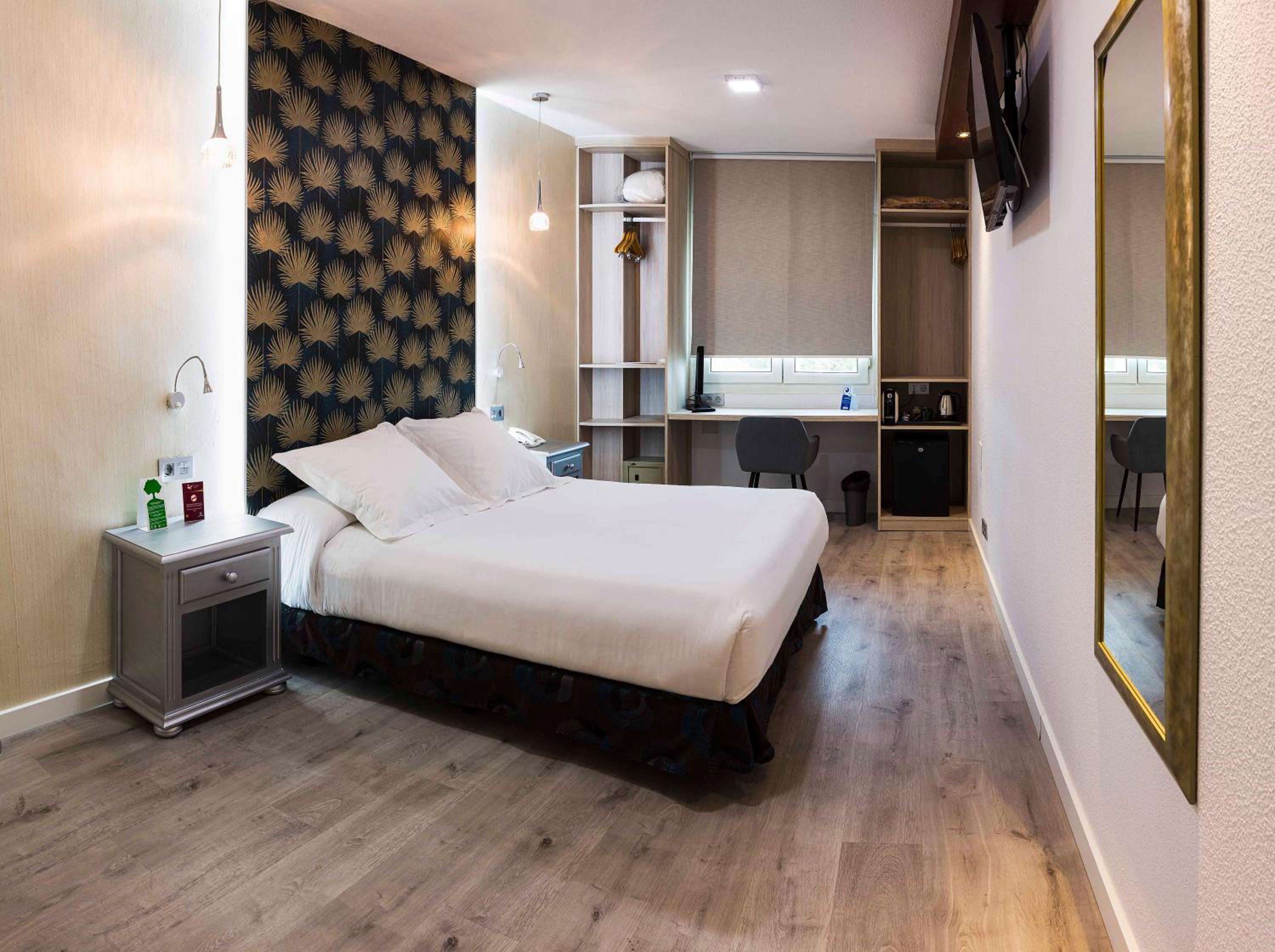 Standard Queen Room - Photo 1