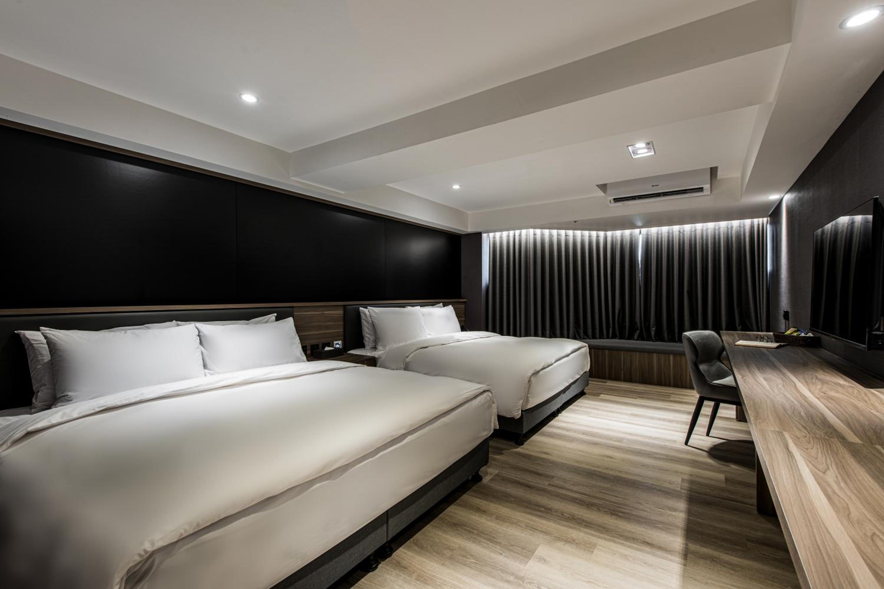 Deluxe Quadruple Room - Photo 5