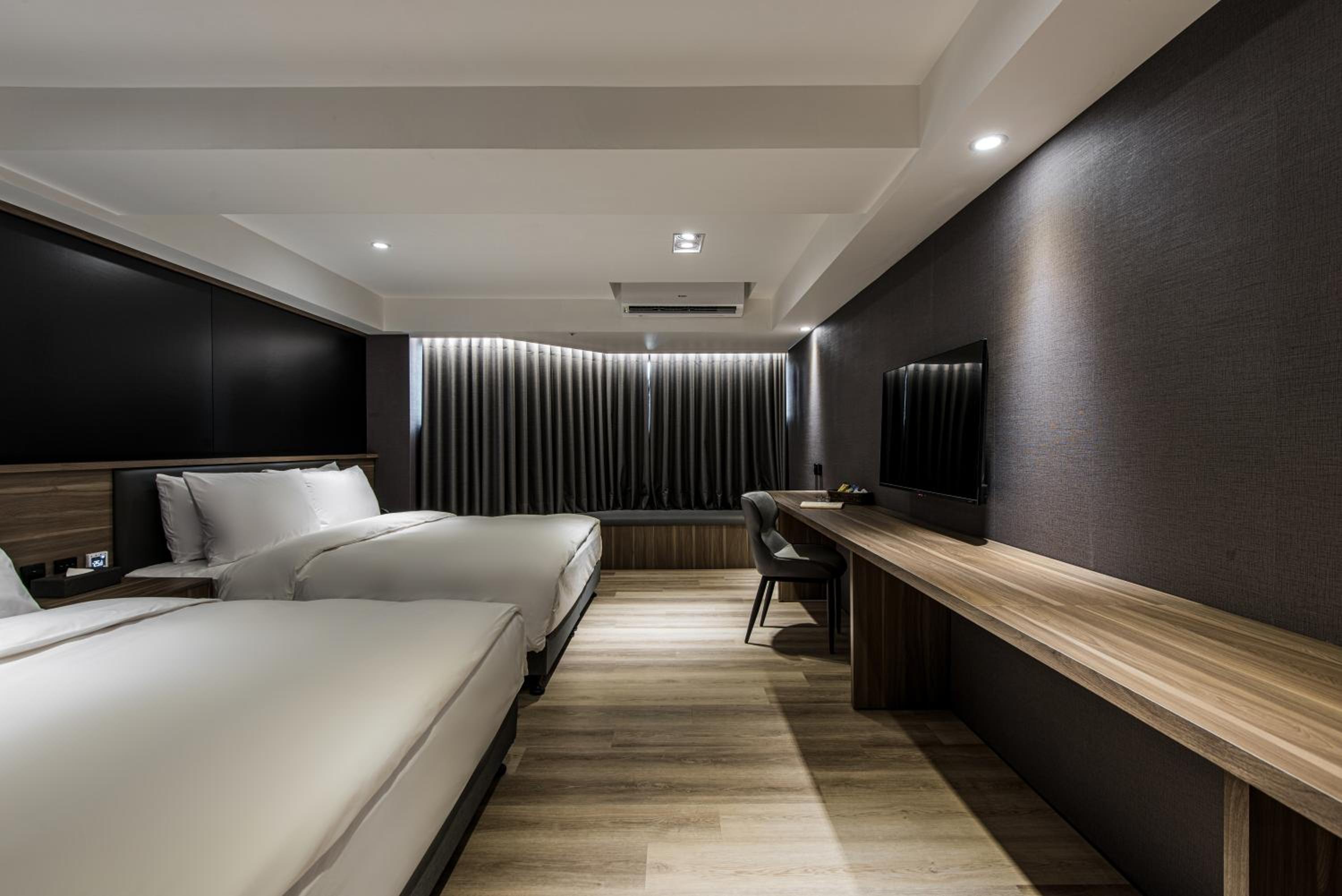 Deluxe Quadruple Room - Photo 1
