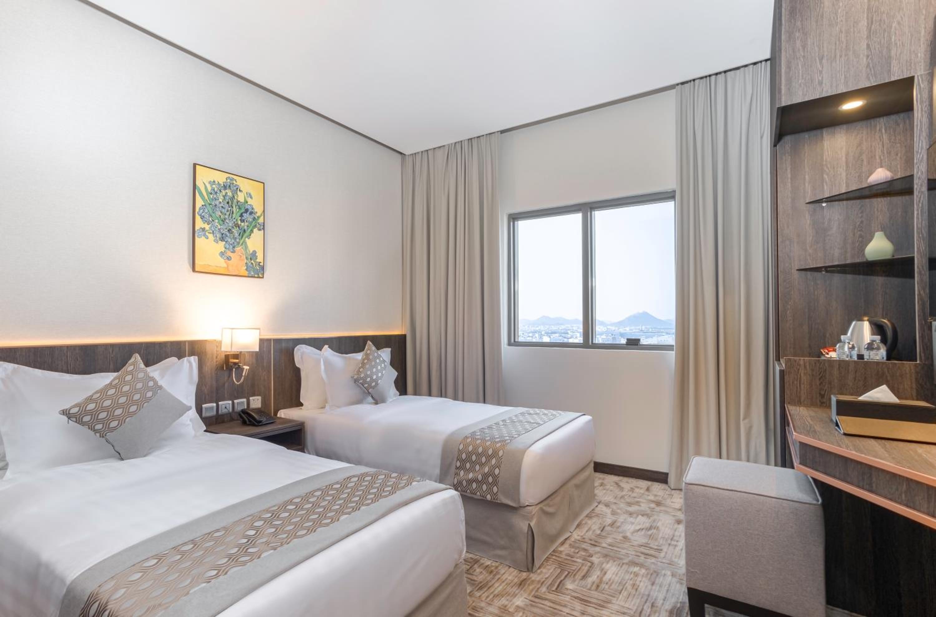 Superior Suite - Photo 4
