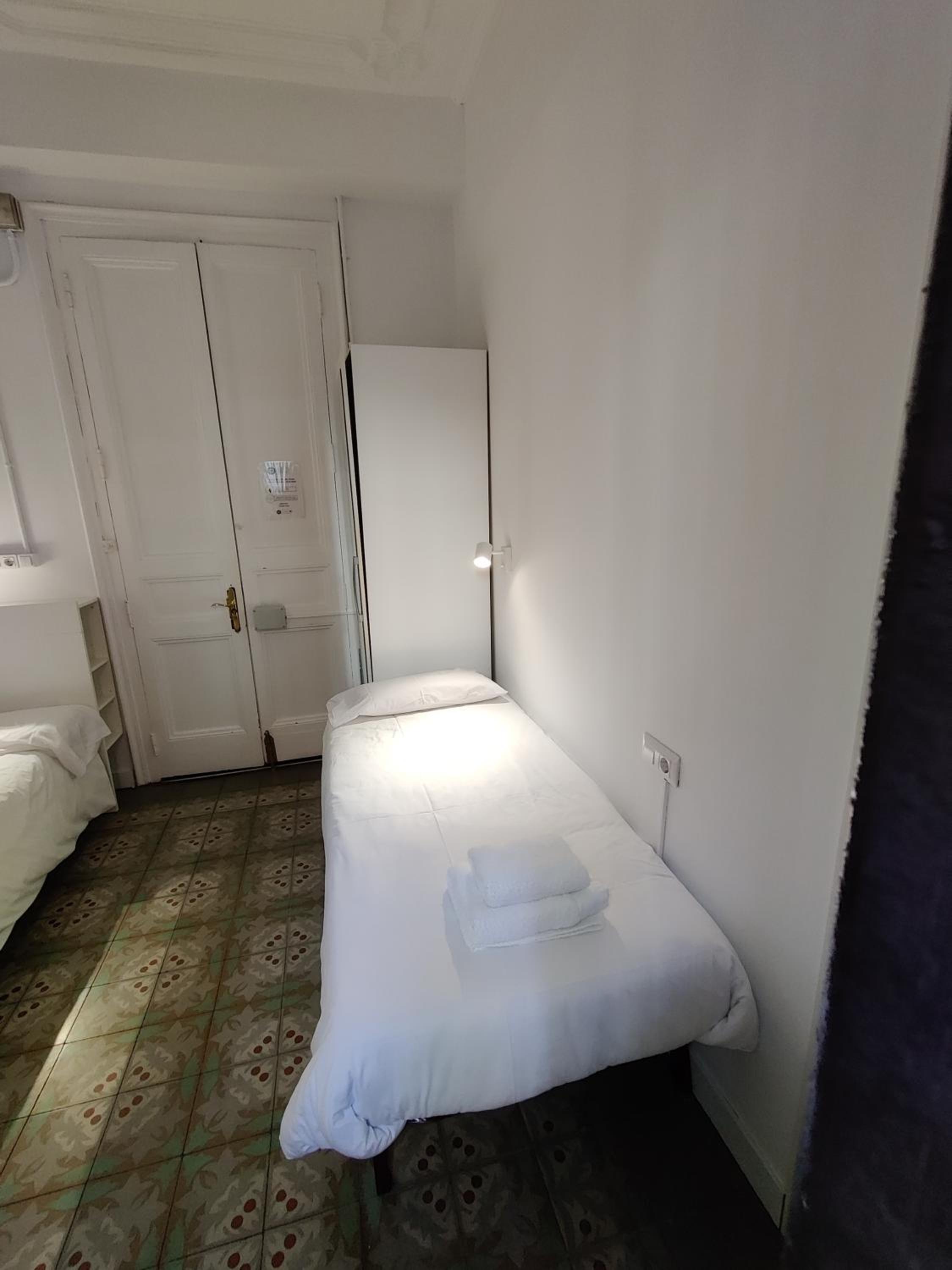 Habitación Doble con cama extra y baño privado