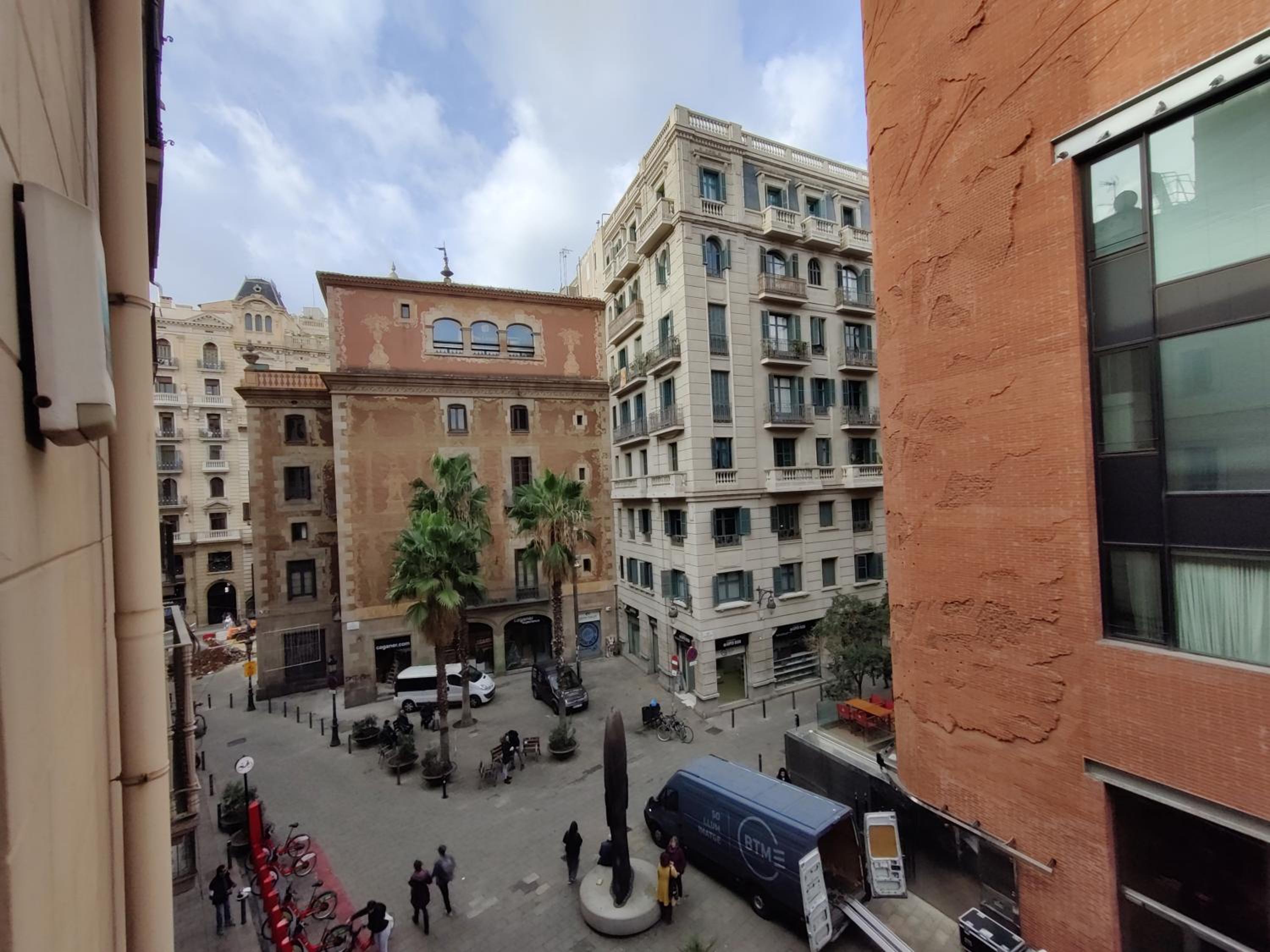 Deluxe Single Room with Balcony photo 2