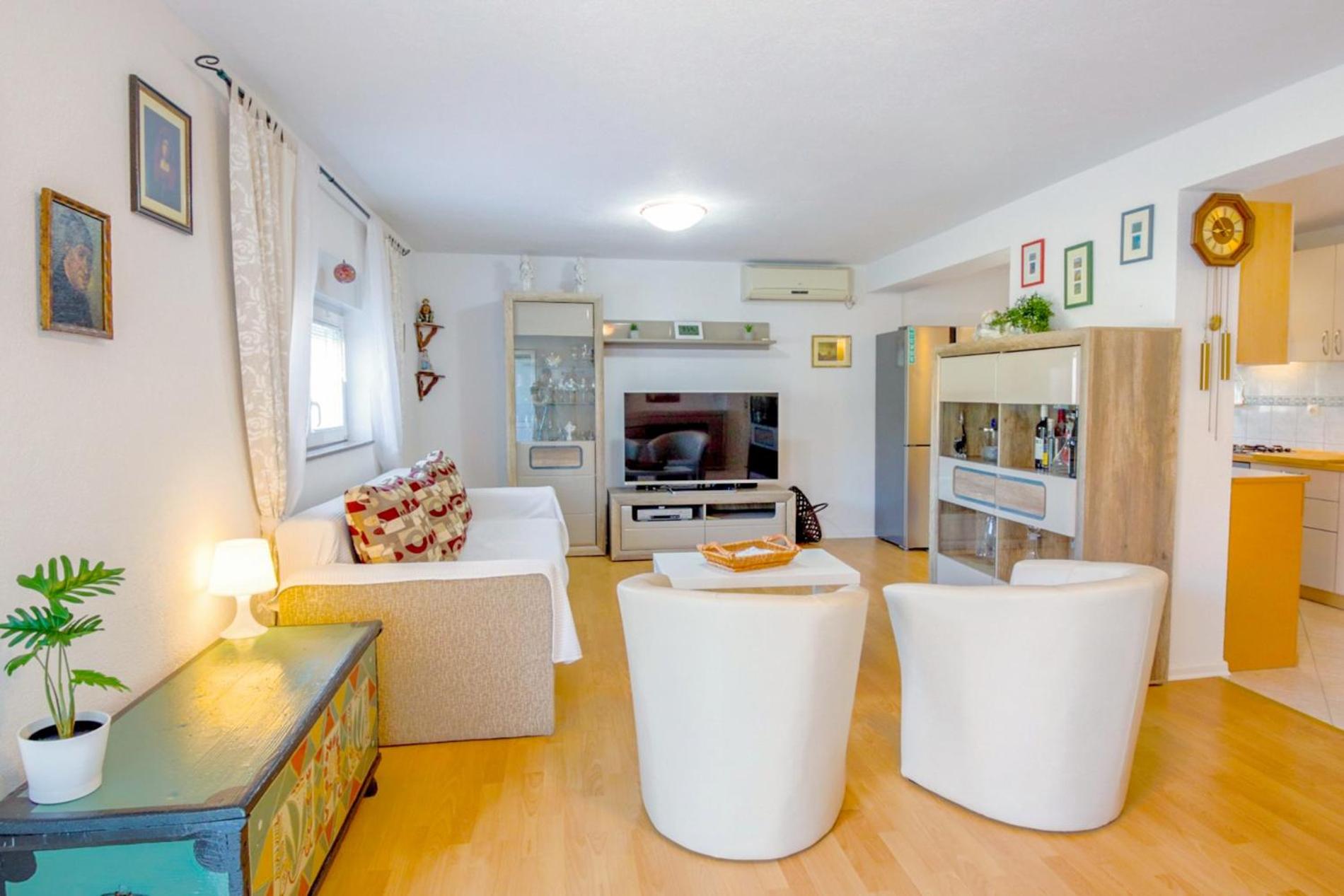 Deluxe Apartment
