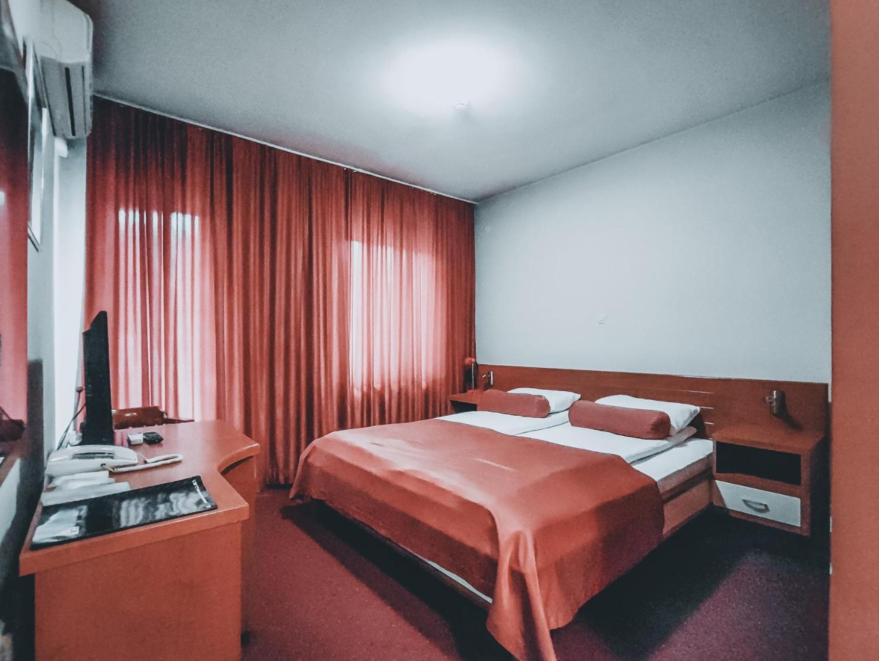 Double or Twin Room photo 1