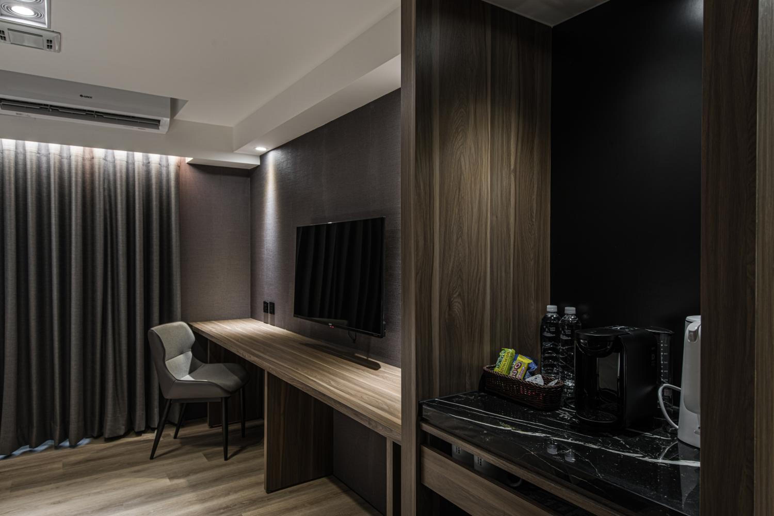Queen Room - Photo 23