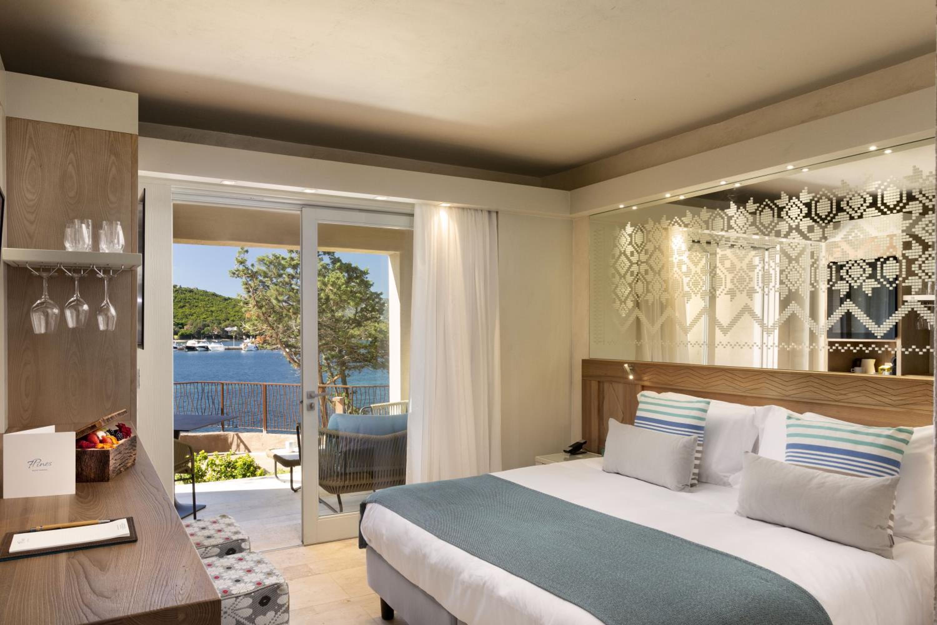 Junior Suite with Sea View thumbnail 6