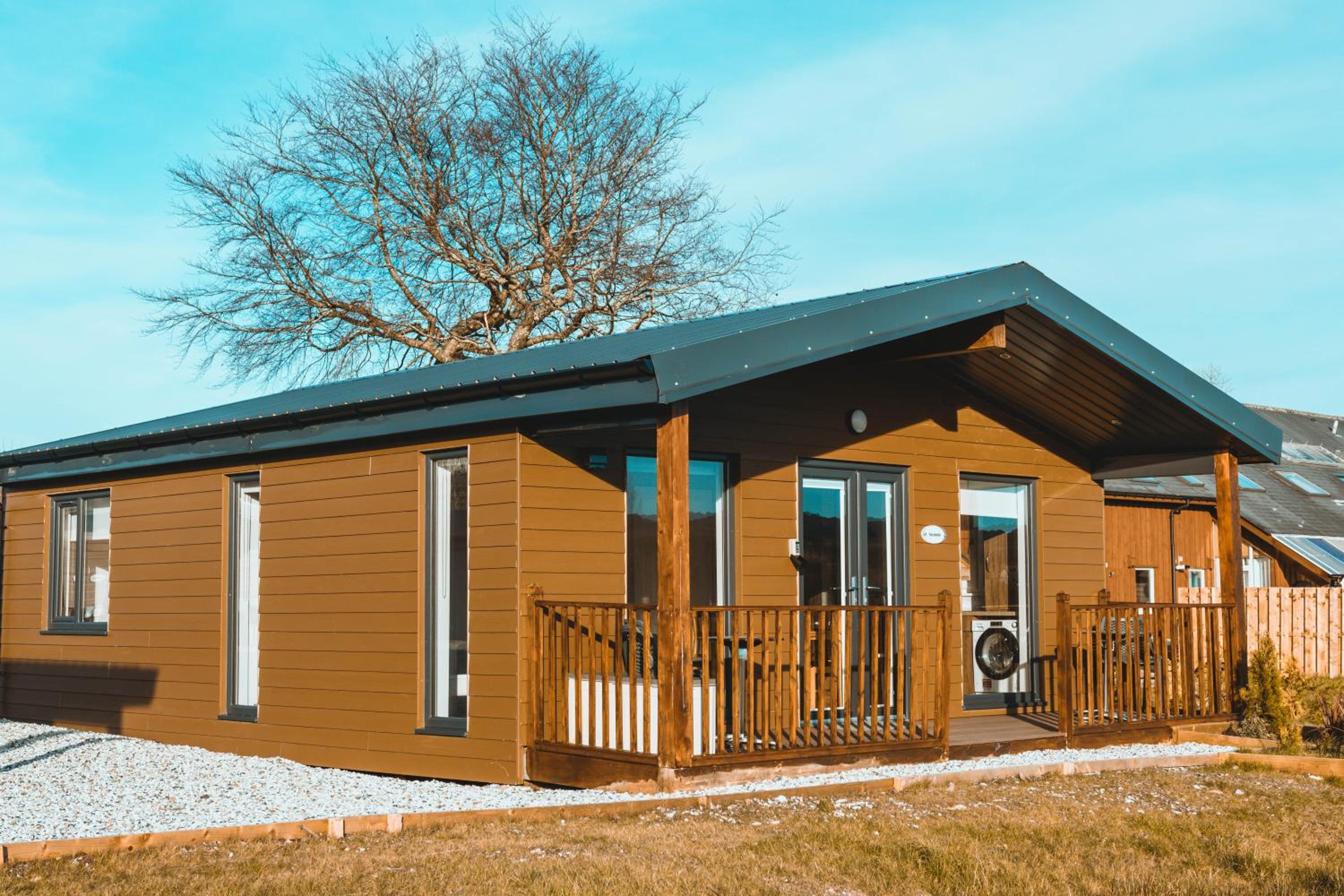 Two-Bedroom Comfort Lodge - Photo 7