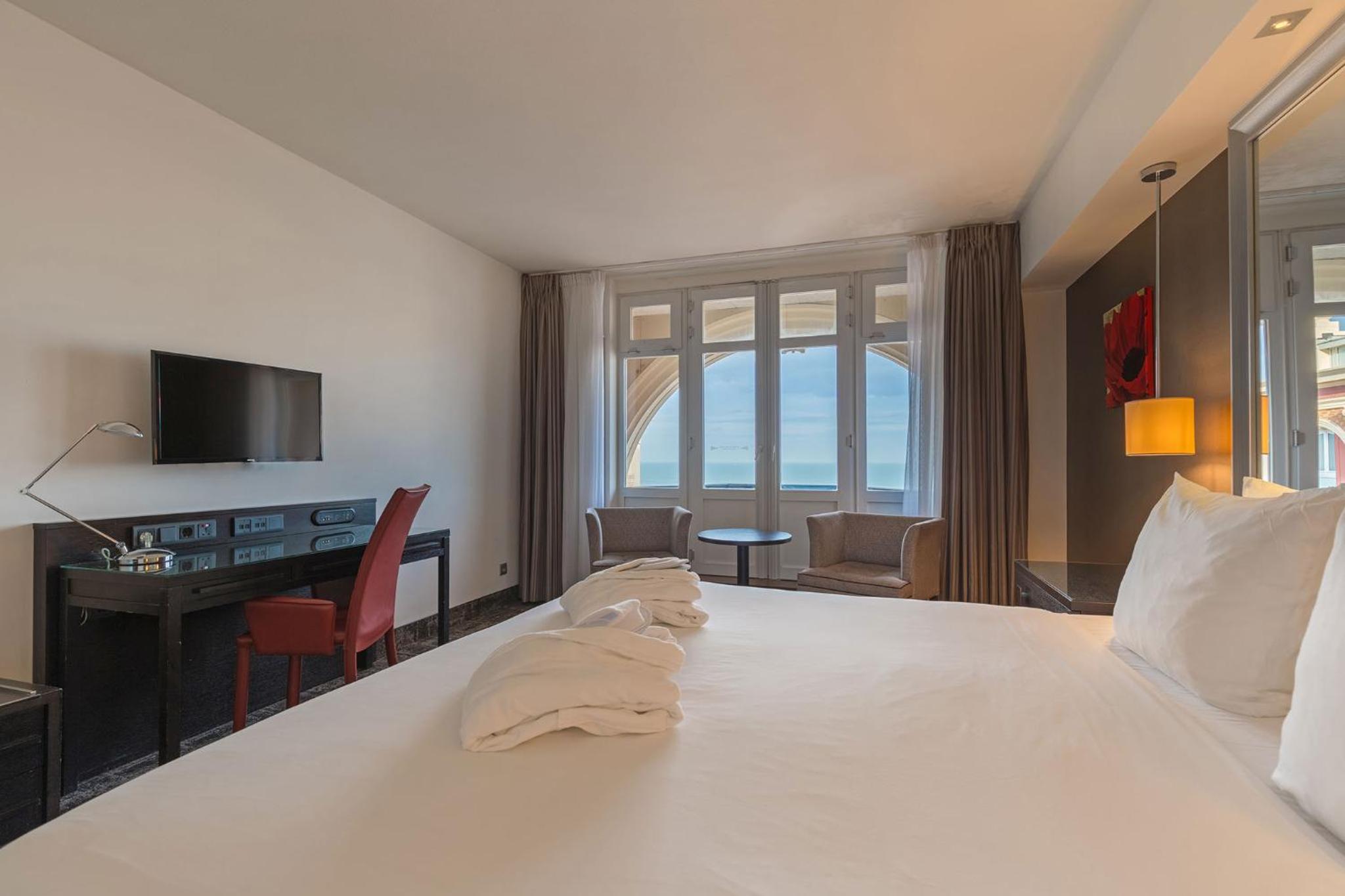 Superior Double Room with Sea View - Photo 1