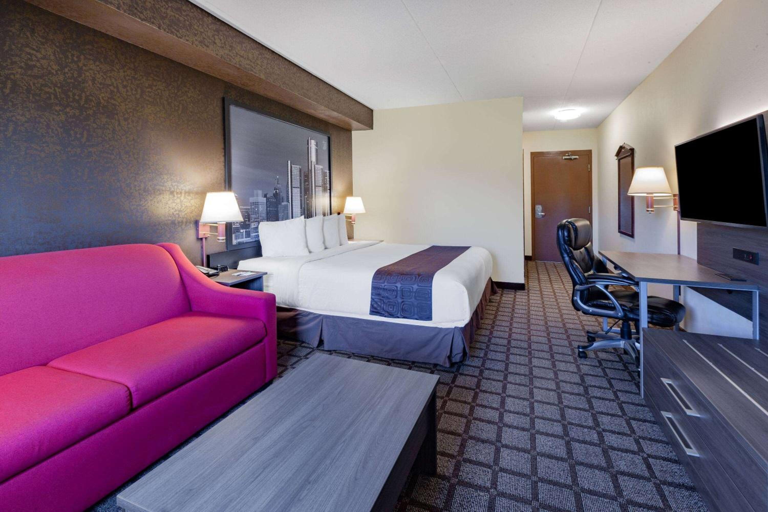 King Room - Non-Smoking - Photo 3
