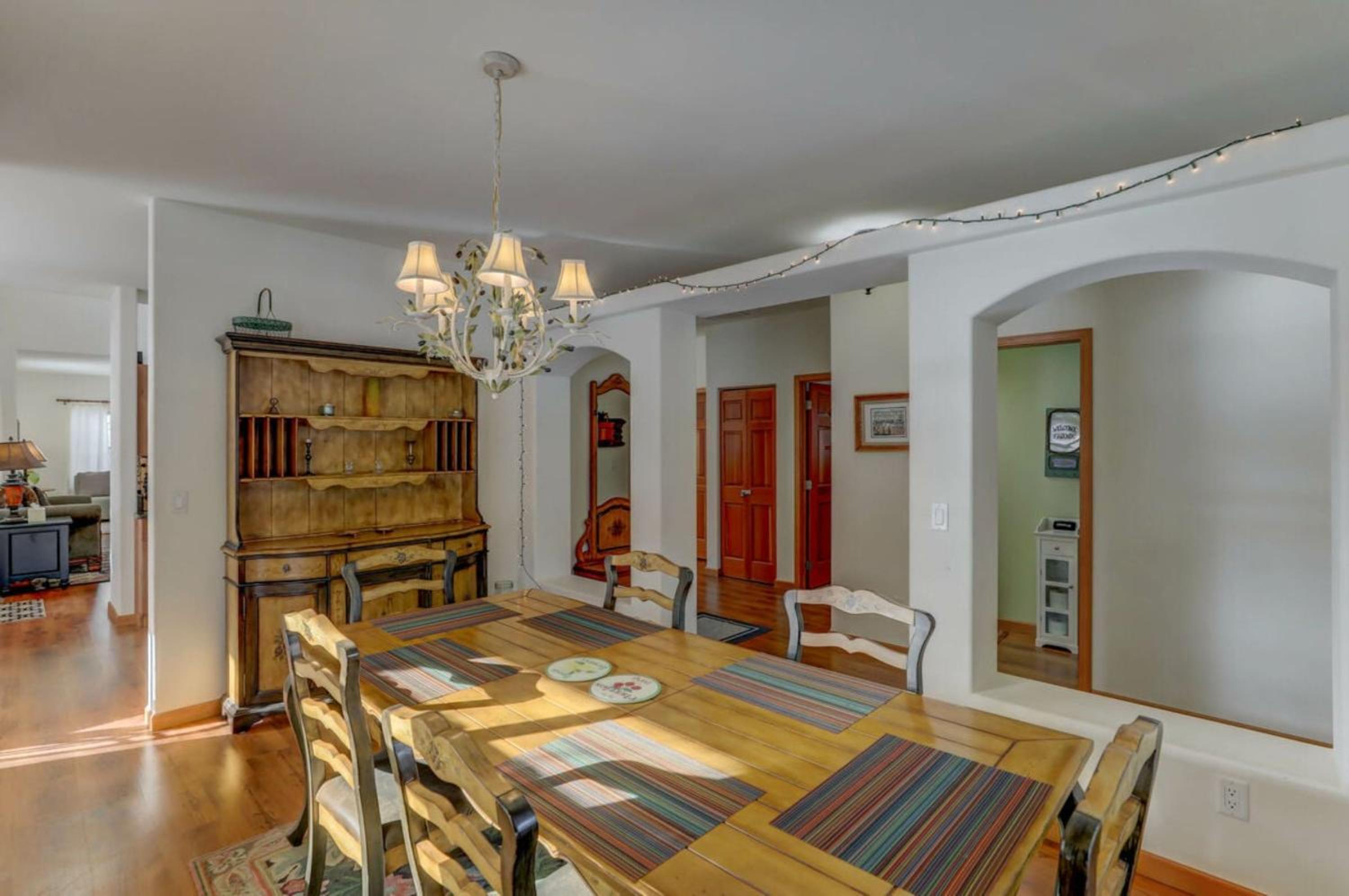 Four-Bedroom House photo 3