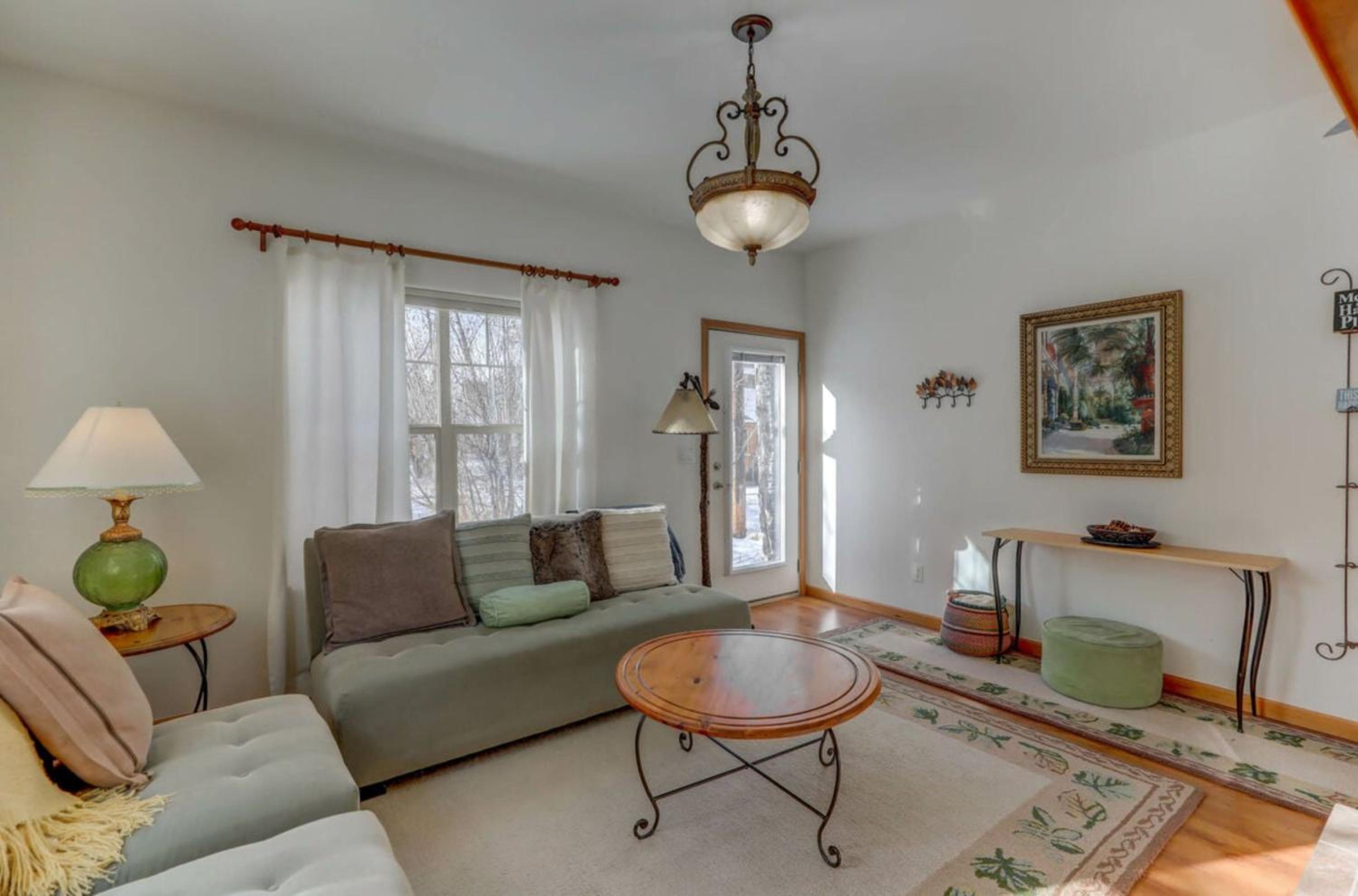 Four-Bedroom House photo 1