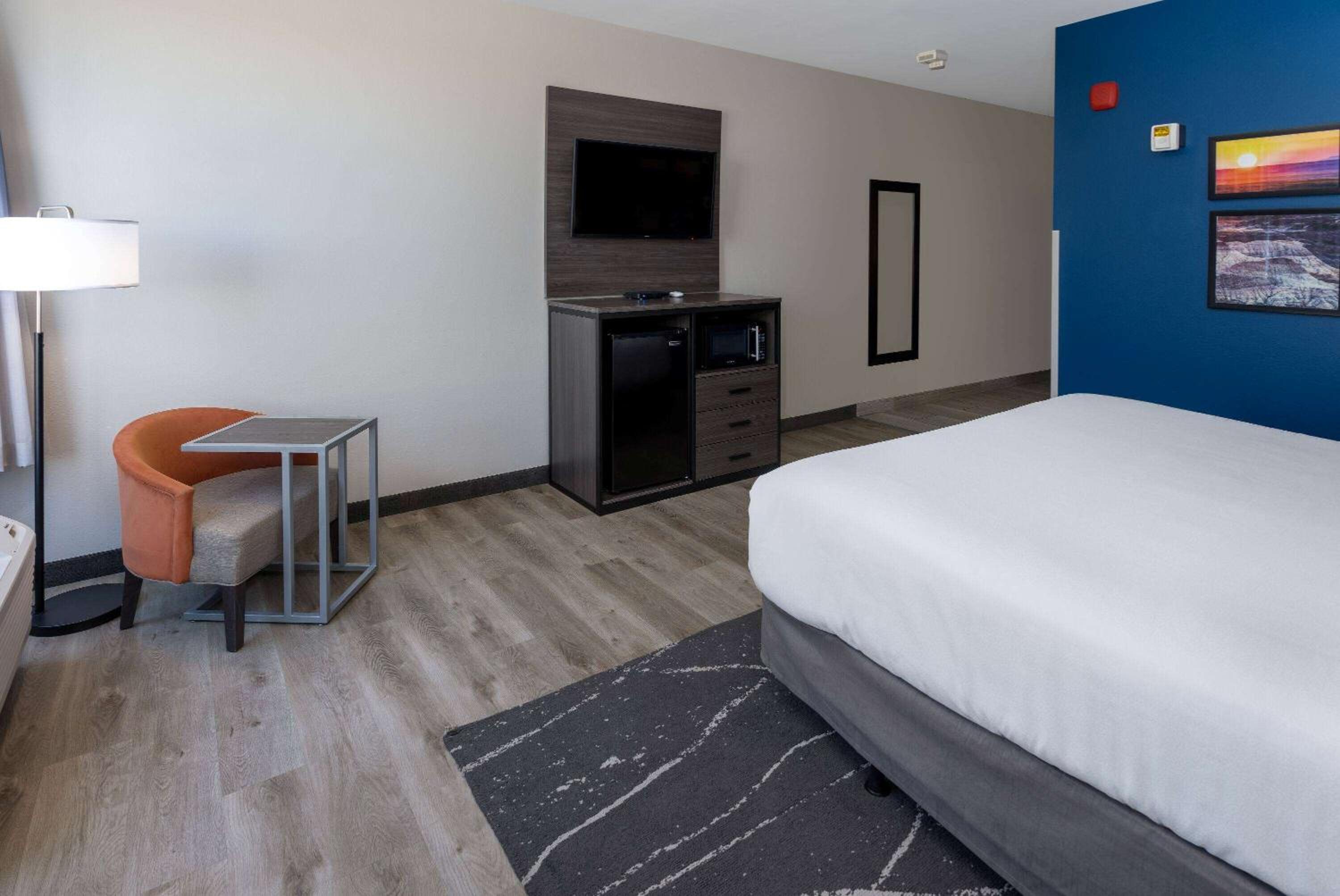 King Room - Mobility and Hearing Impaired Access/Non-Smoking - Photo 5