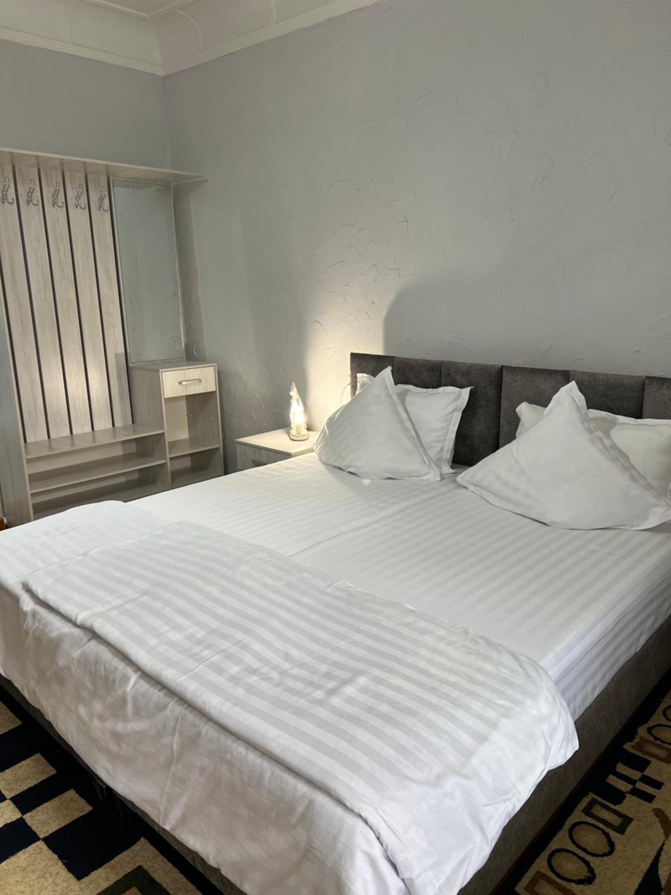 Large Double Room photo 1